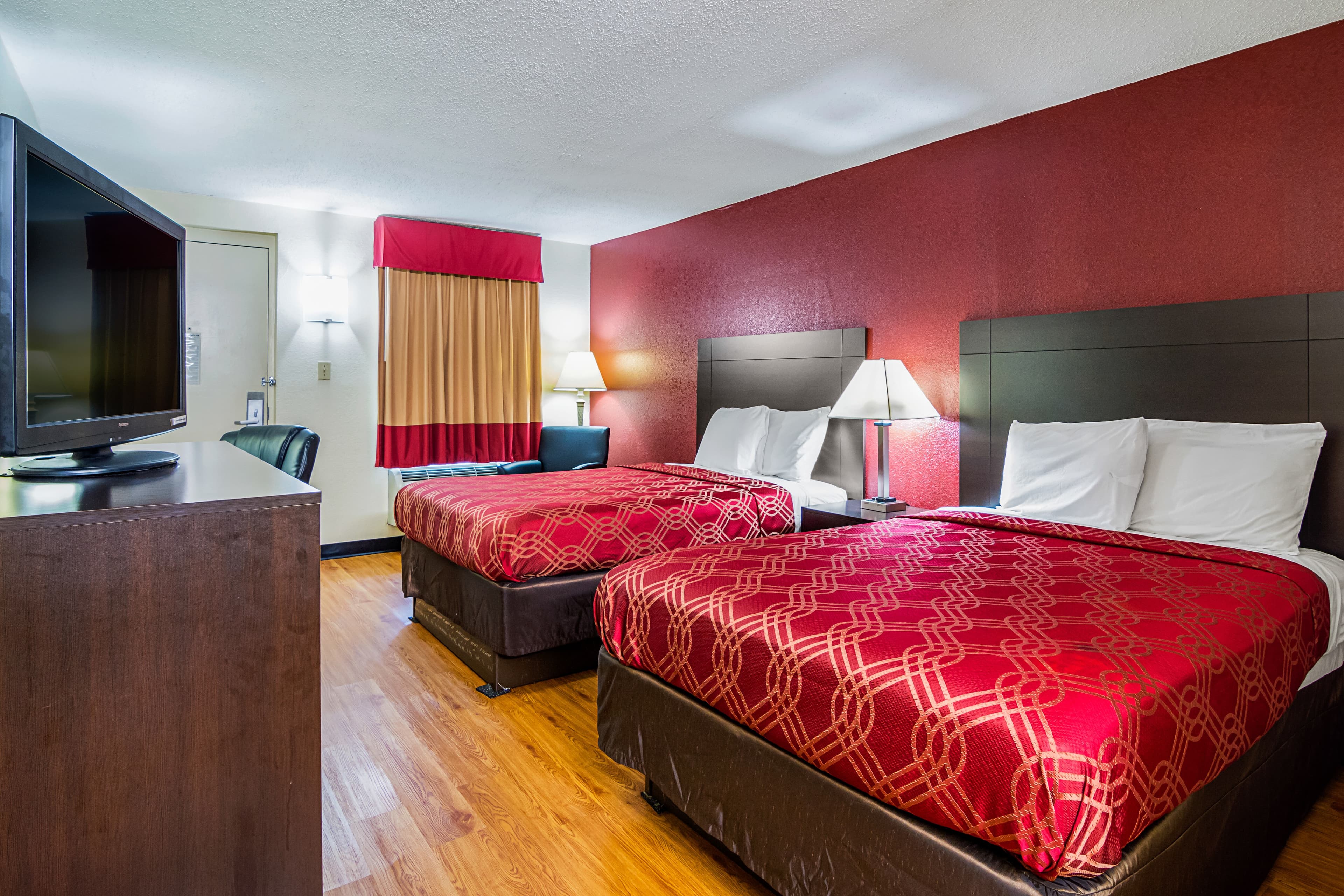 Econo Lodge Research Triangle Park - Image 3
