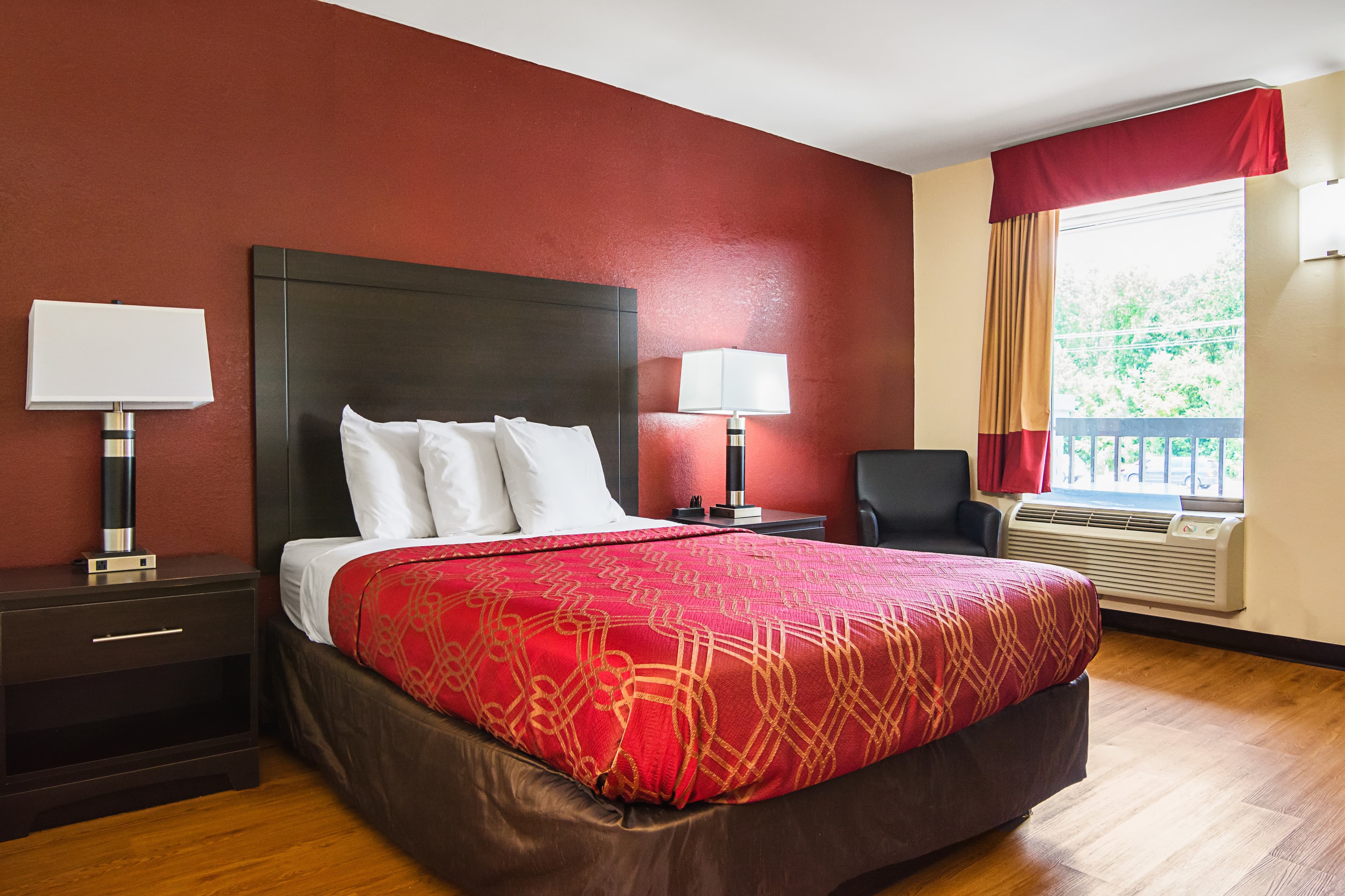 Econo Lodge Research Triangle Park — 30