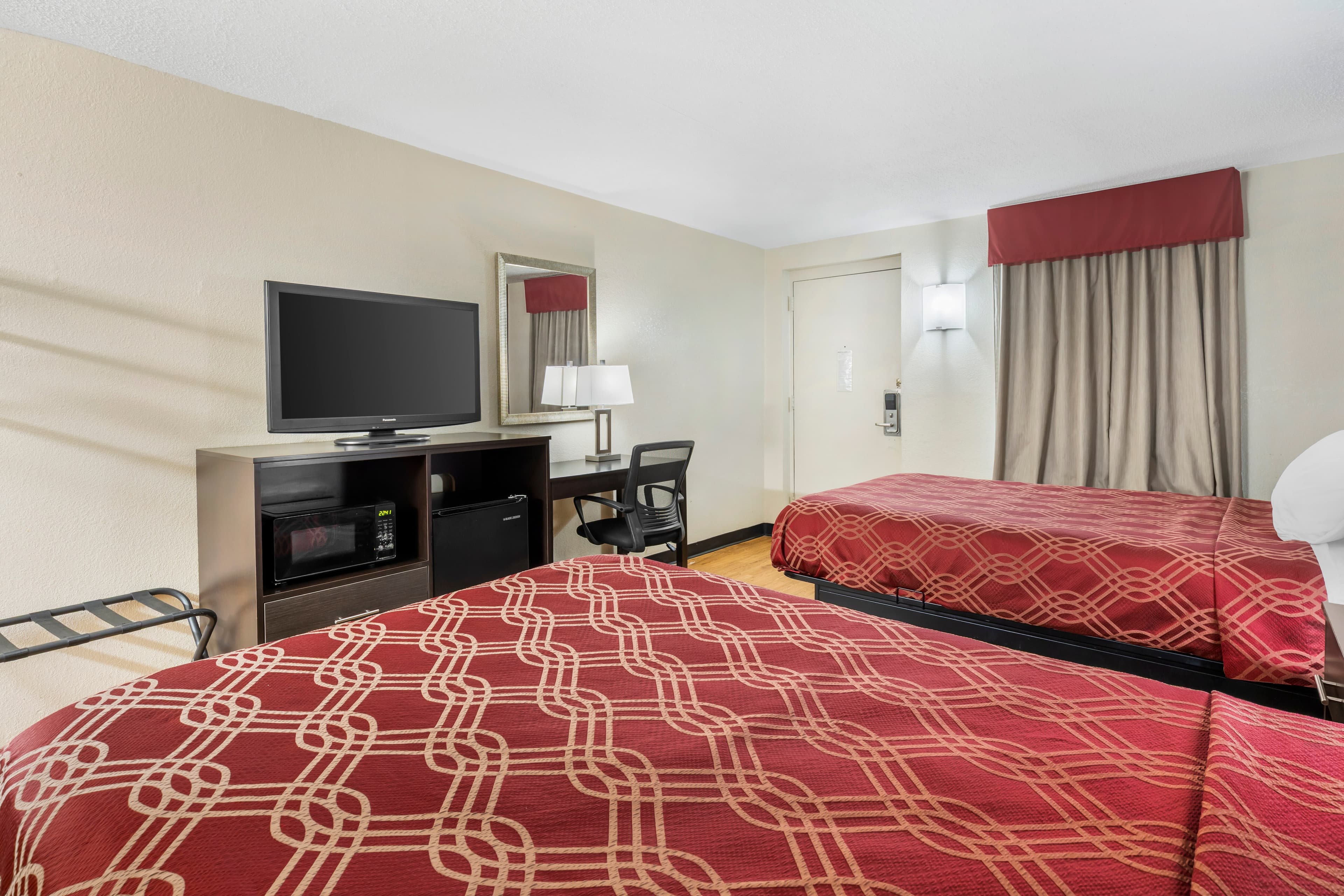 Econo Lodge Research Triangle Park — 19