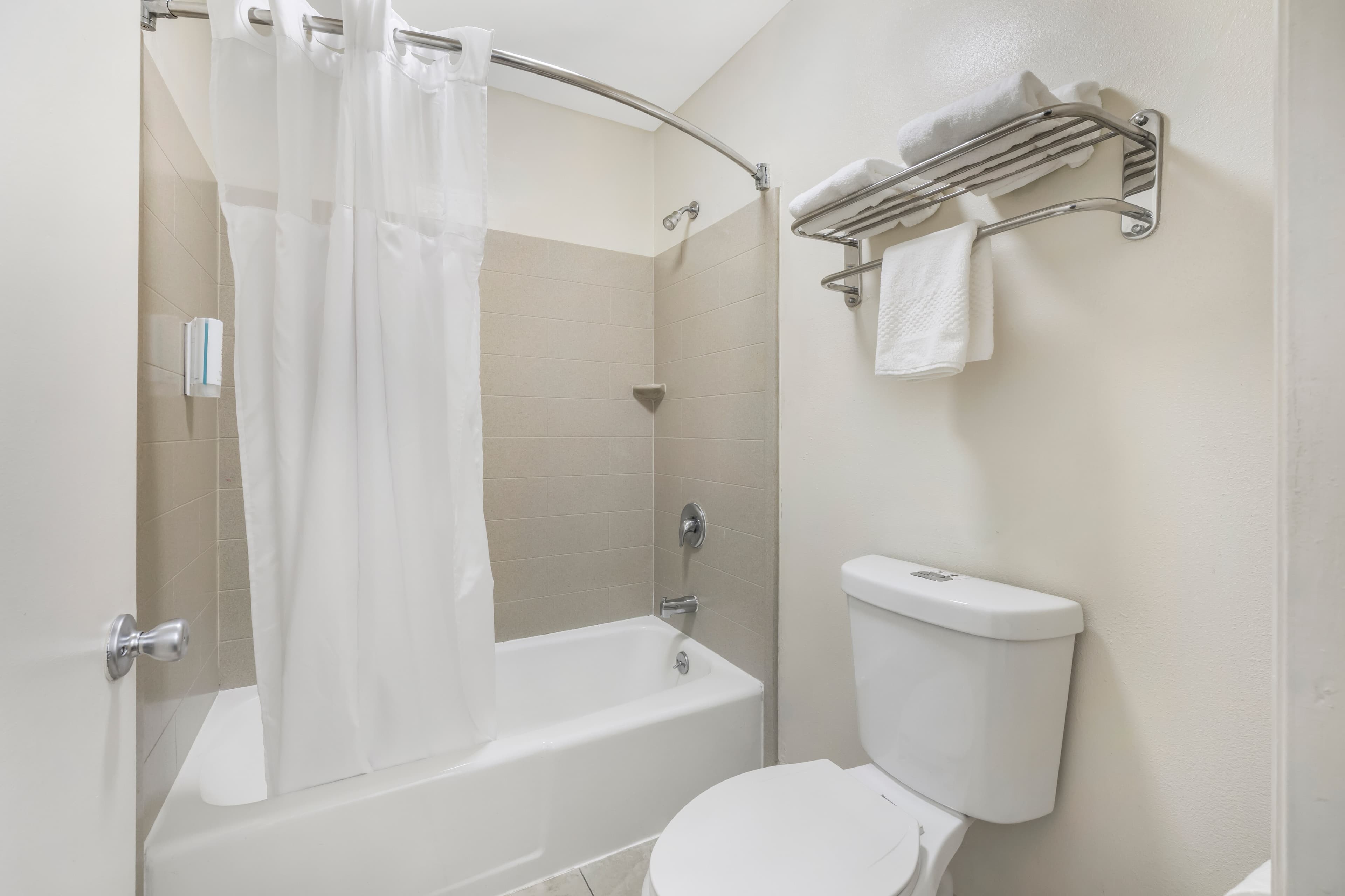 Econo Lodge Research Triangle Park — 21
