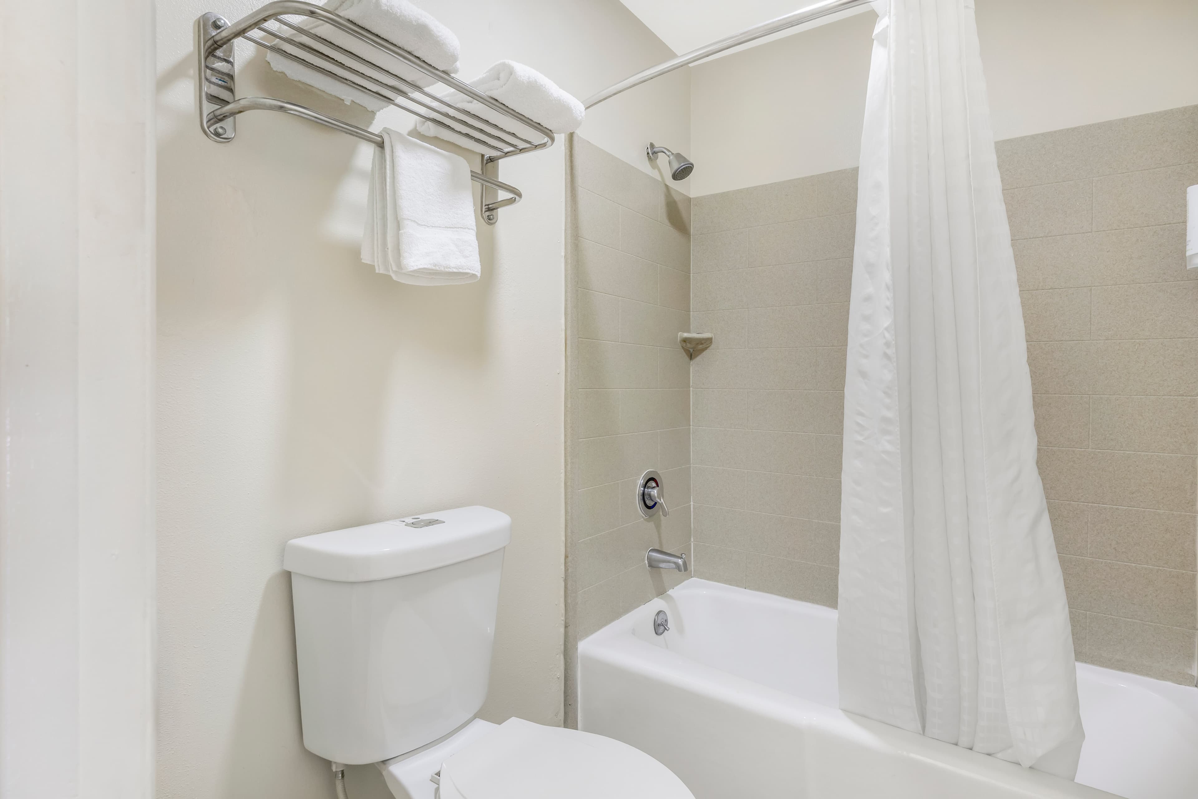 Econo Lodge Research Triangle Park — 25