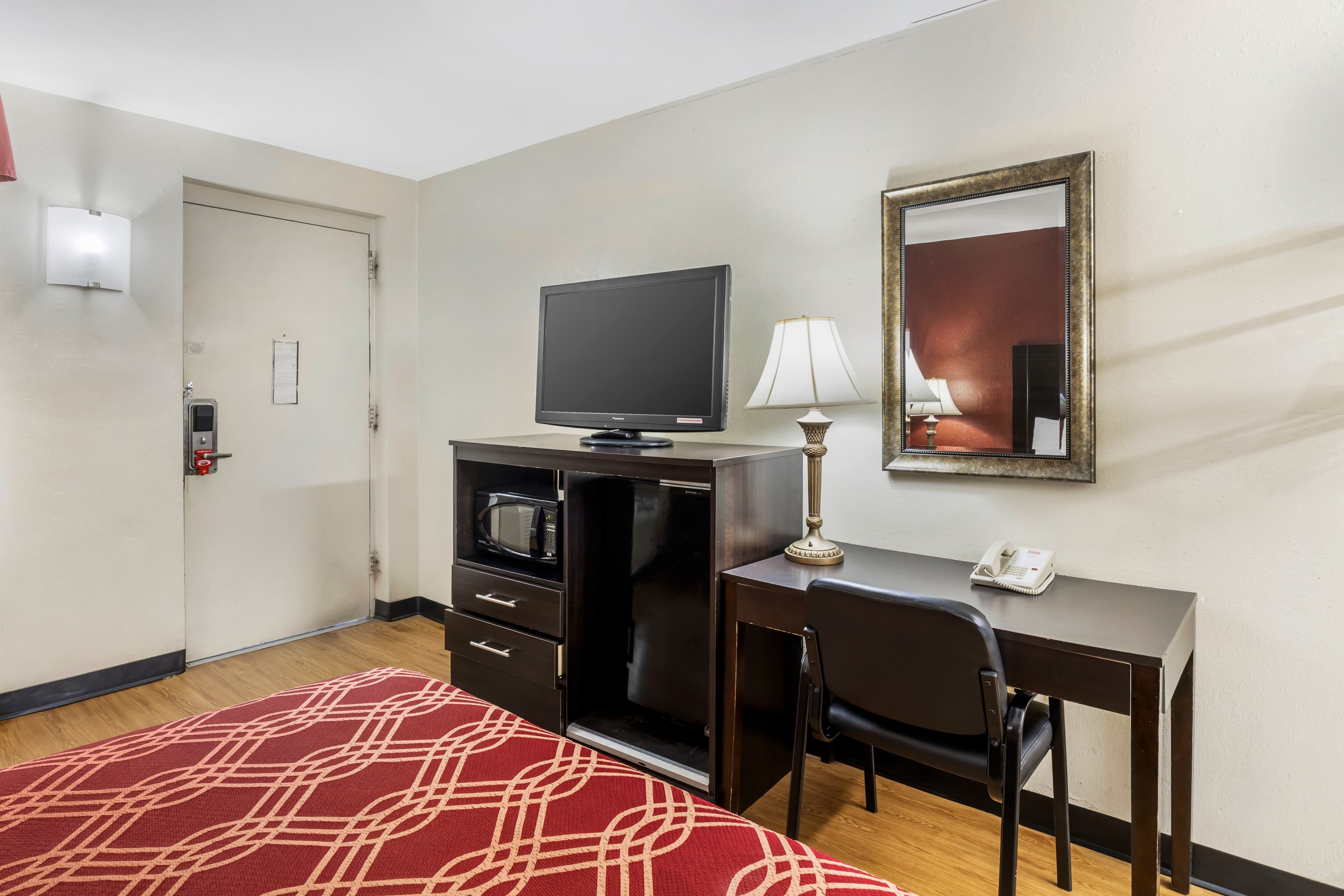 Econo Lodge Research Triangle Park — 28