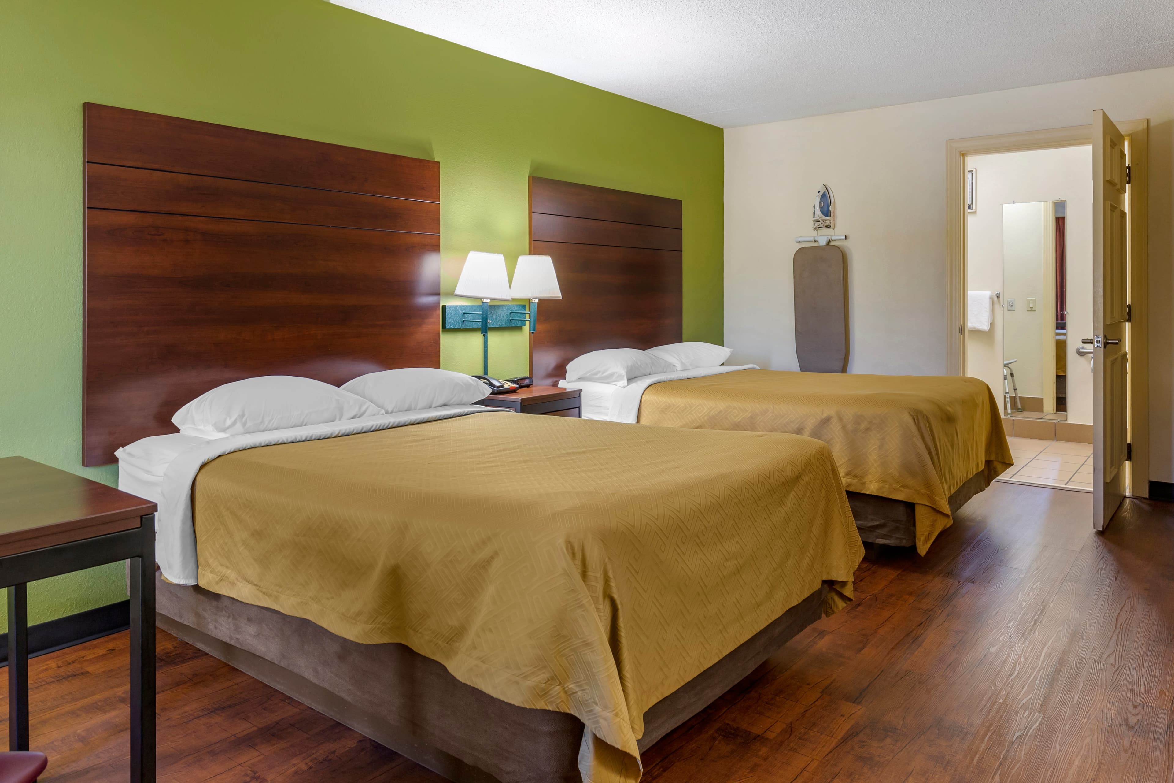 Econo Lodge Fayetteville I-95 - Image 2