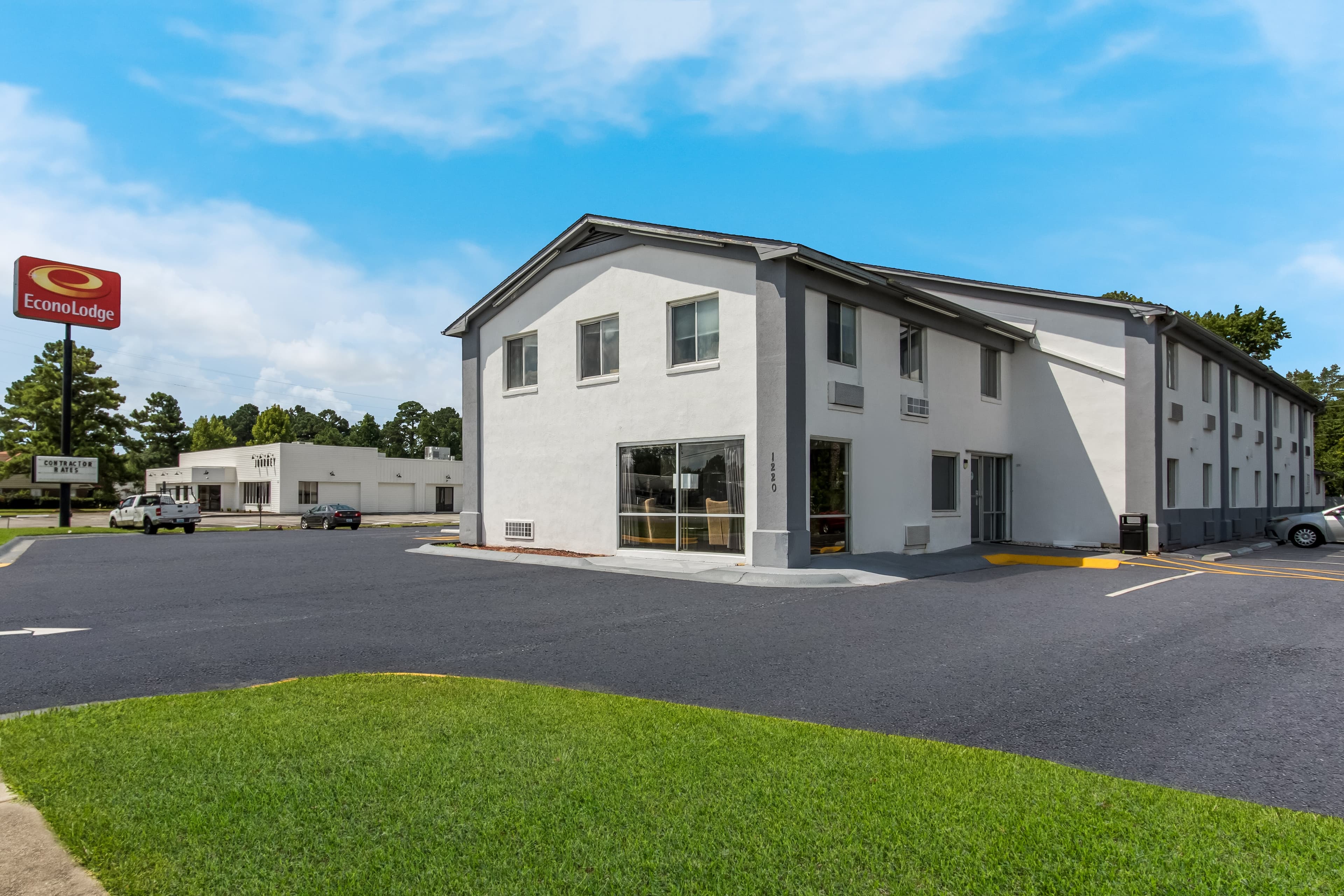 Econo Lodge Cherry Point - Image 1