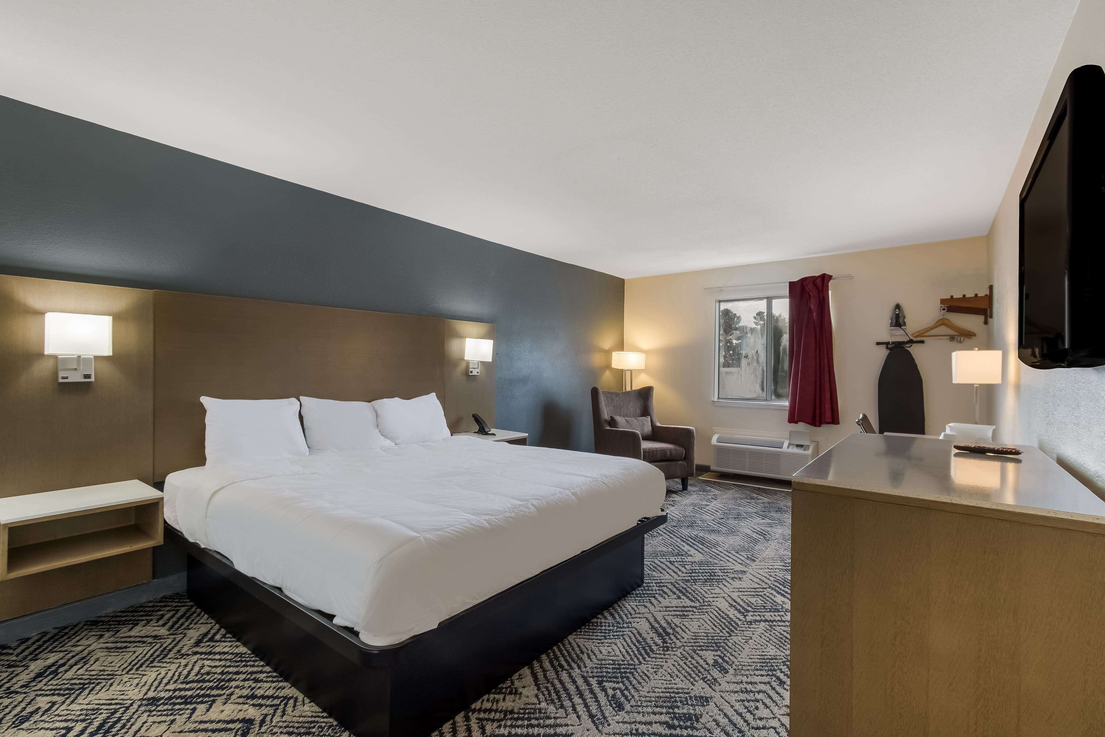 Econo Lodge Cherry Point — 7
