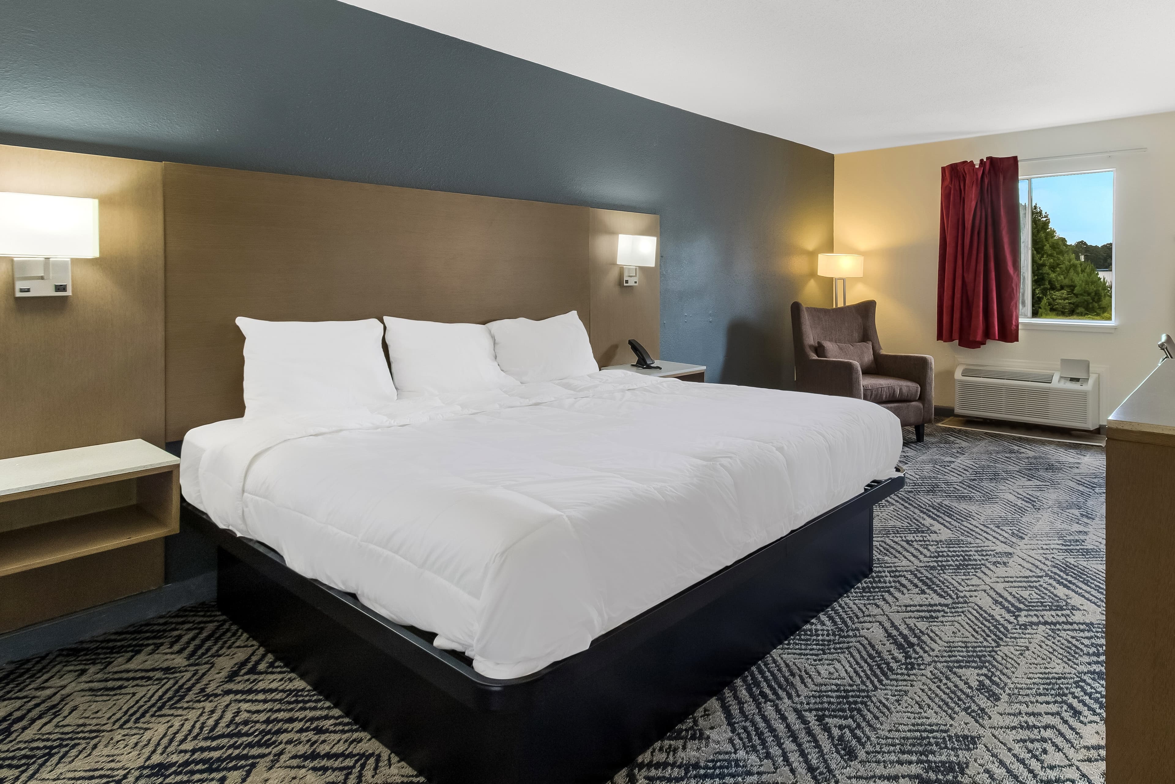 Econo Lodge Cherry Point — 10