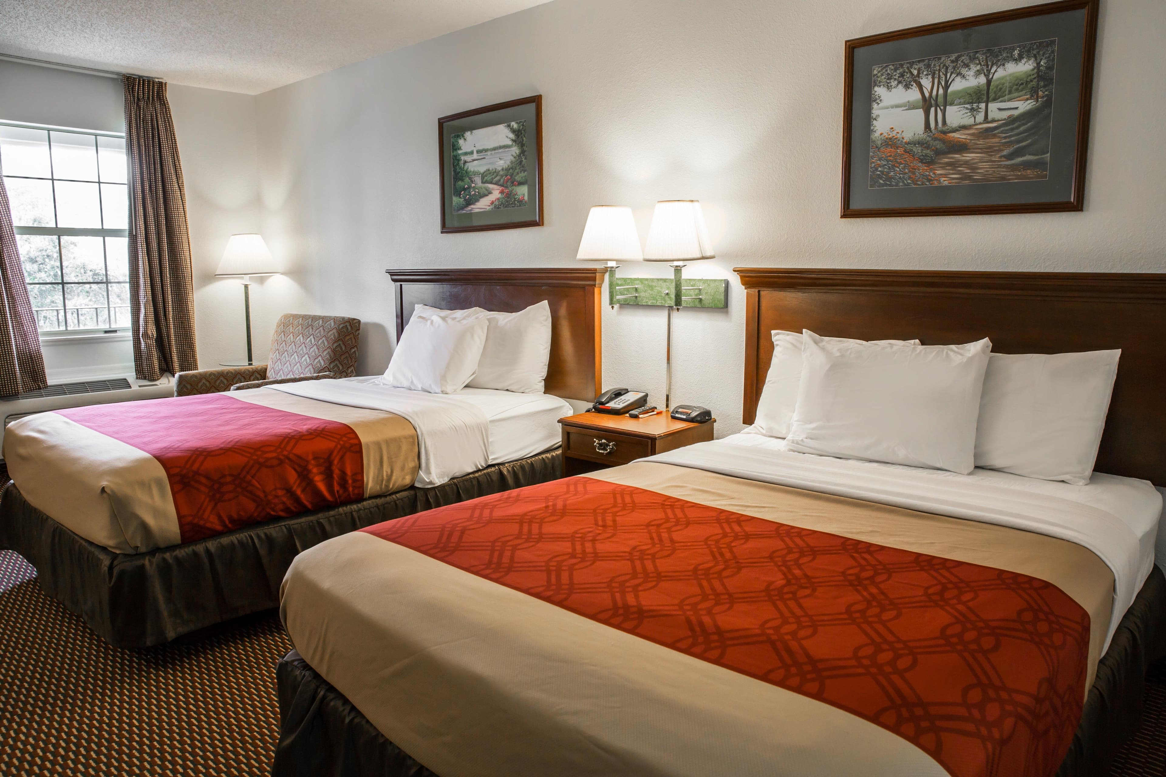 Econo Lodge Crystal Coast — 6