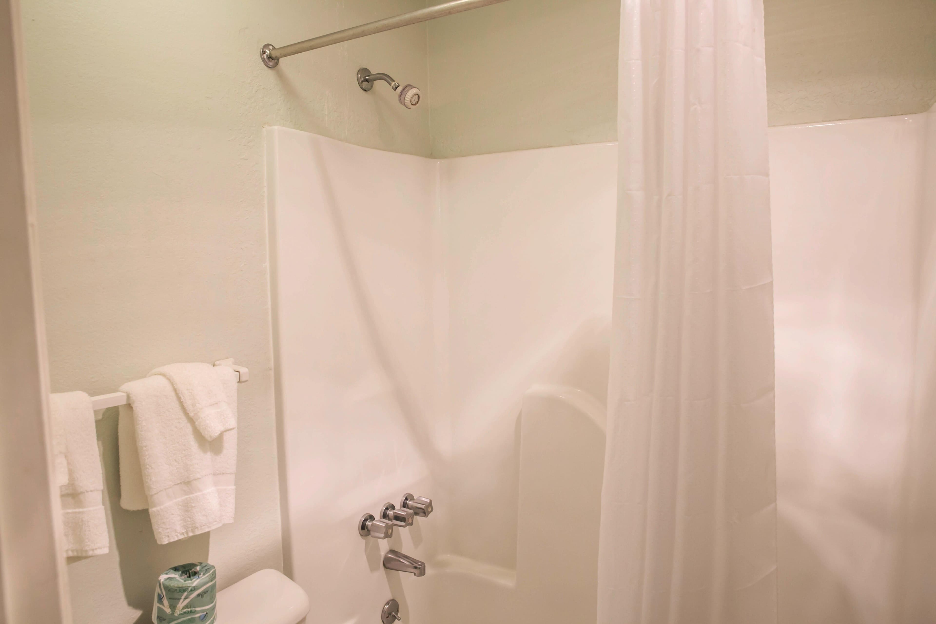 Econo Lodge Crystal Coast — 13