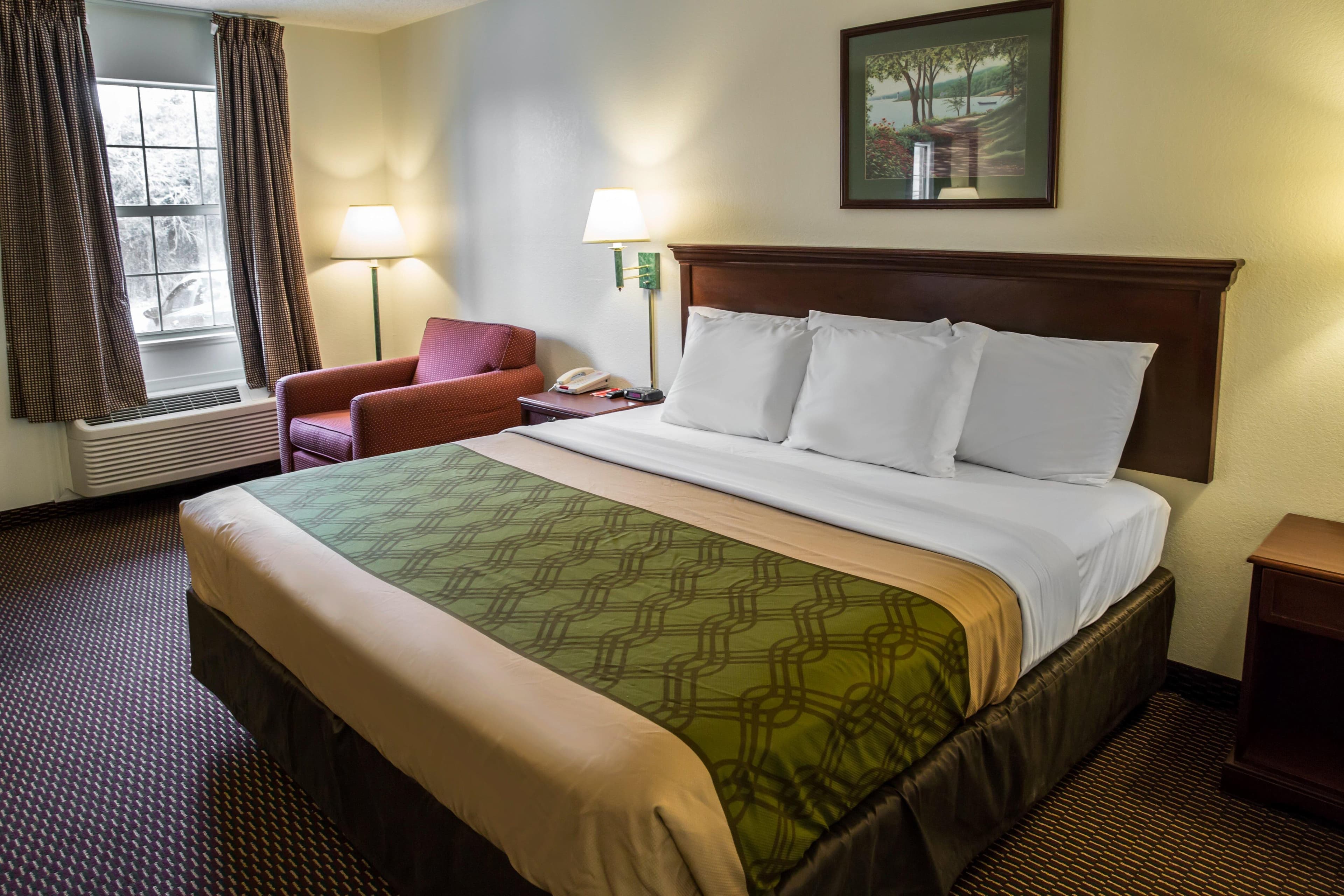 Econo Lodge Crystal Coast - Image 1