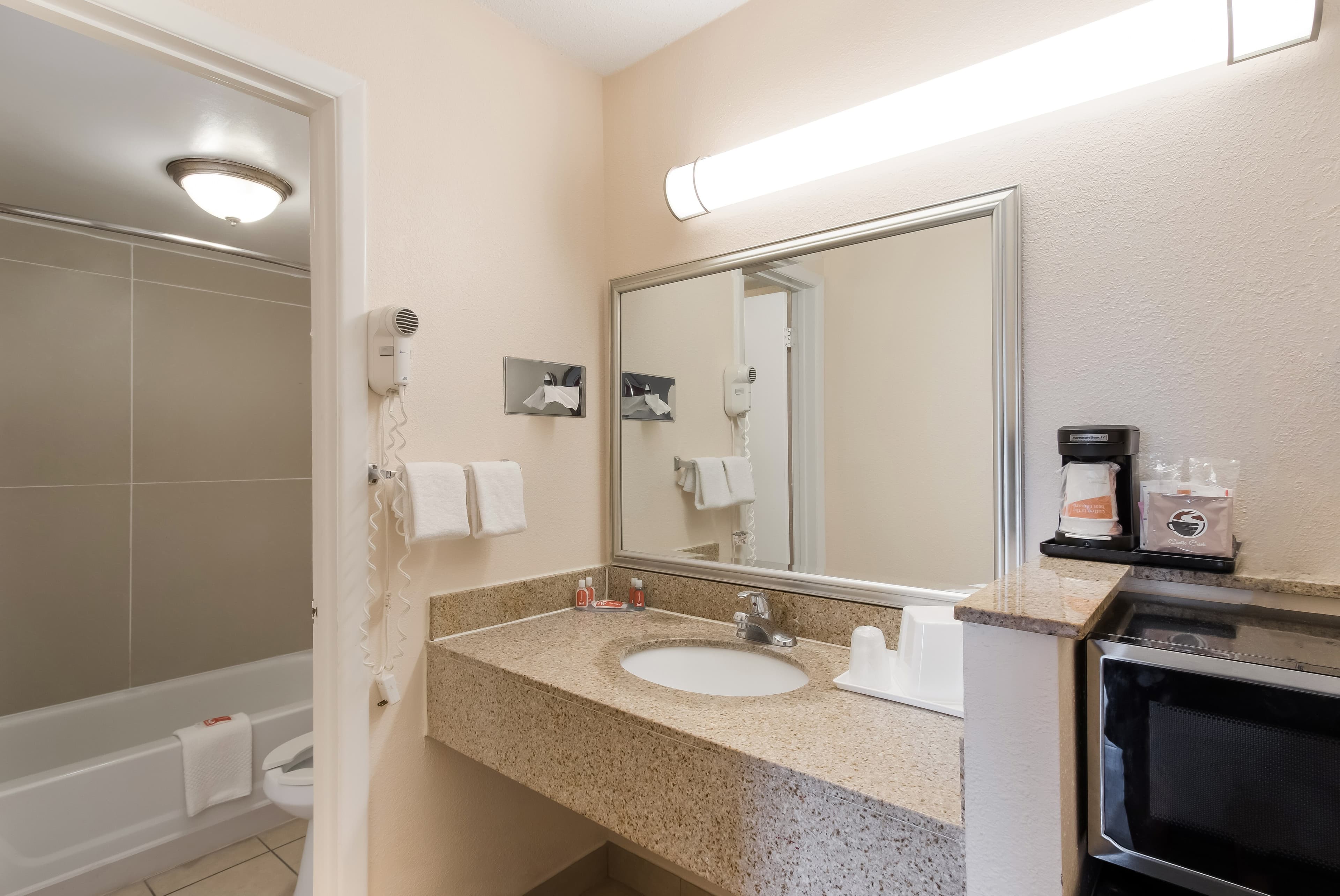 Econo Lodge Washington NC North — 9
