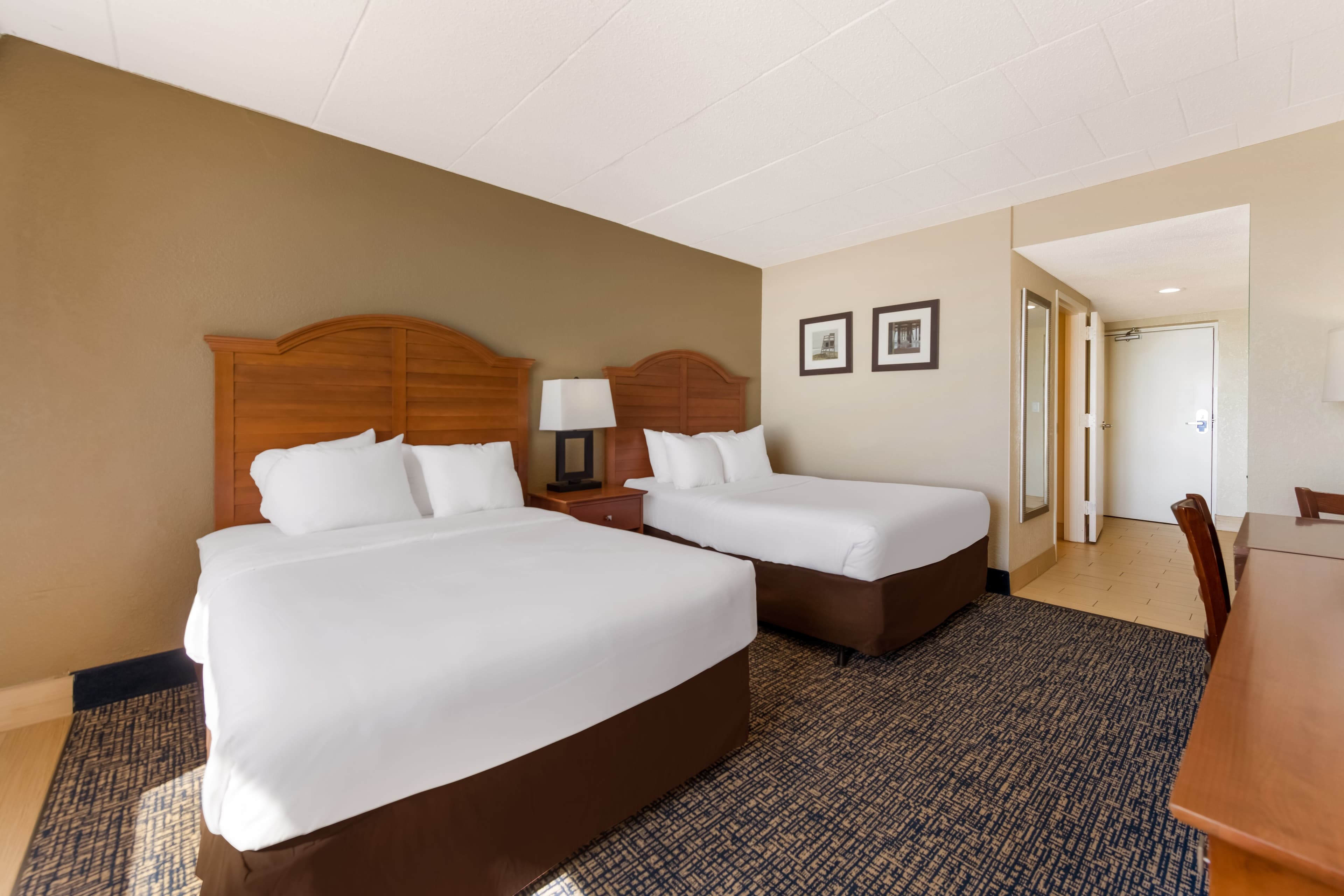 Comfort Inn South Oceanfront - Image 4