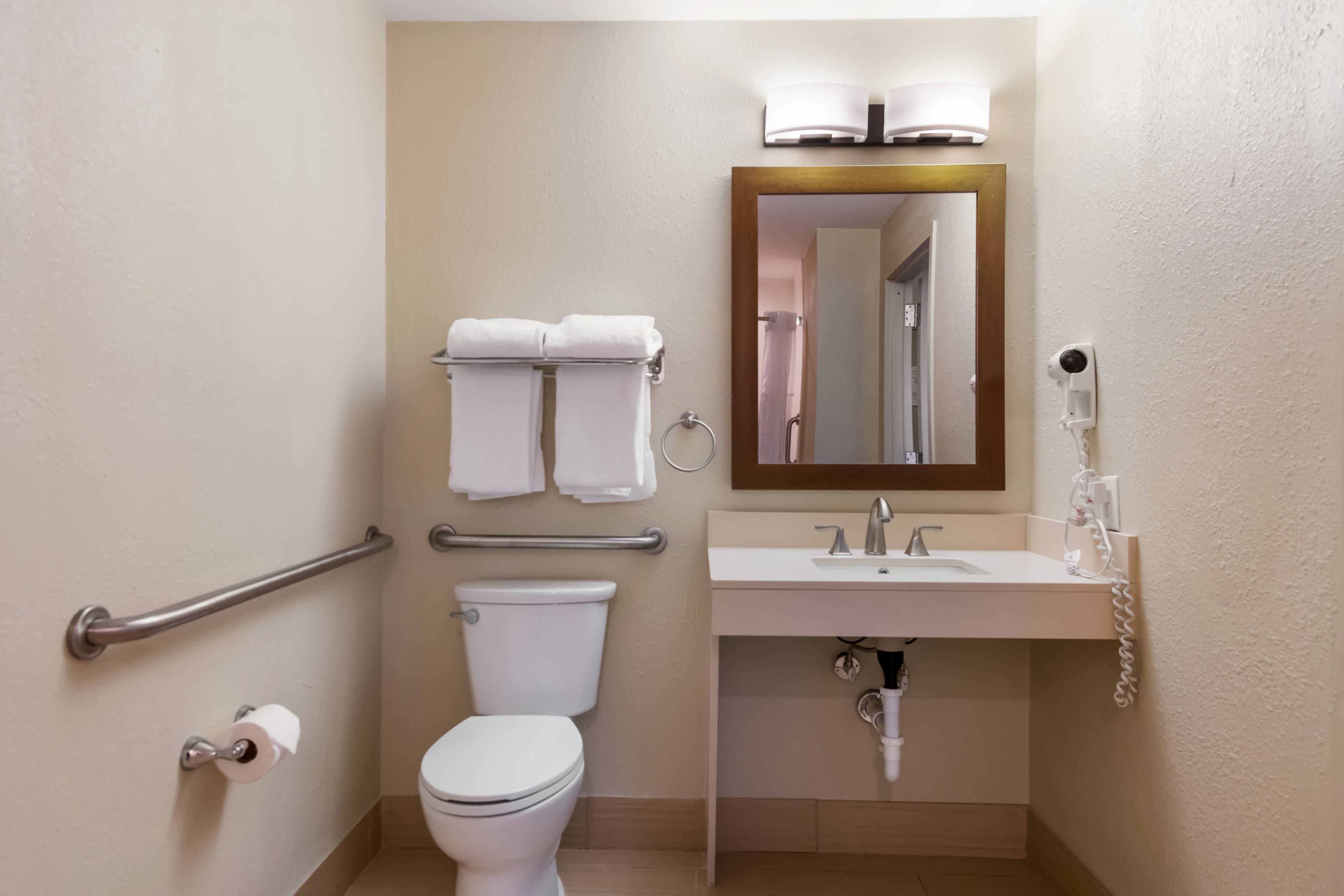 Comfort Inn South Oceanfront — 14