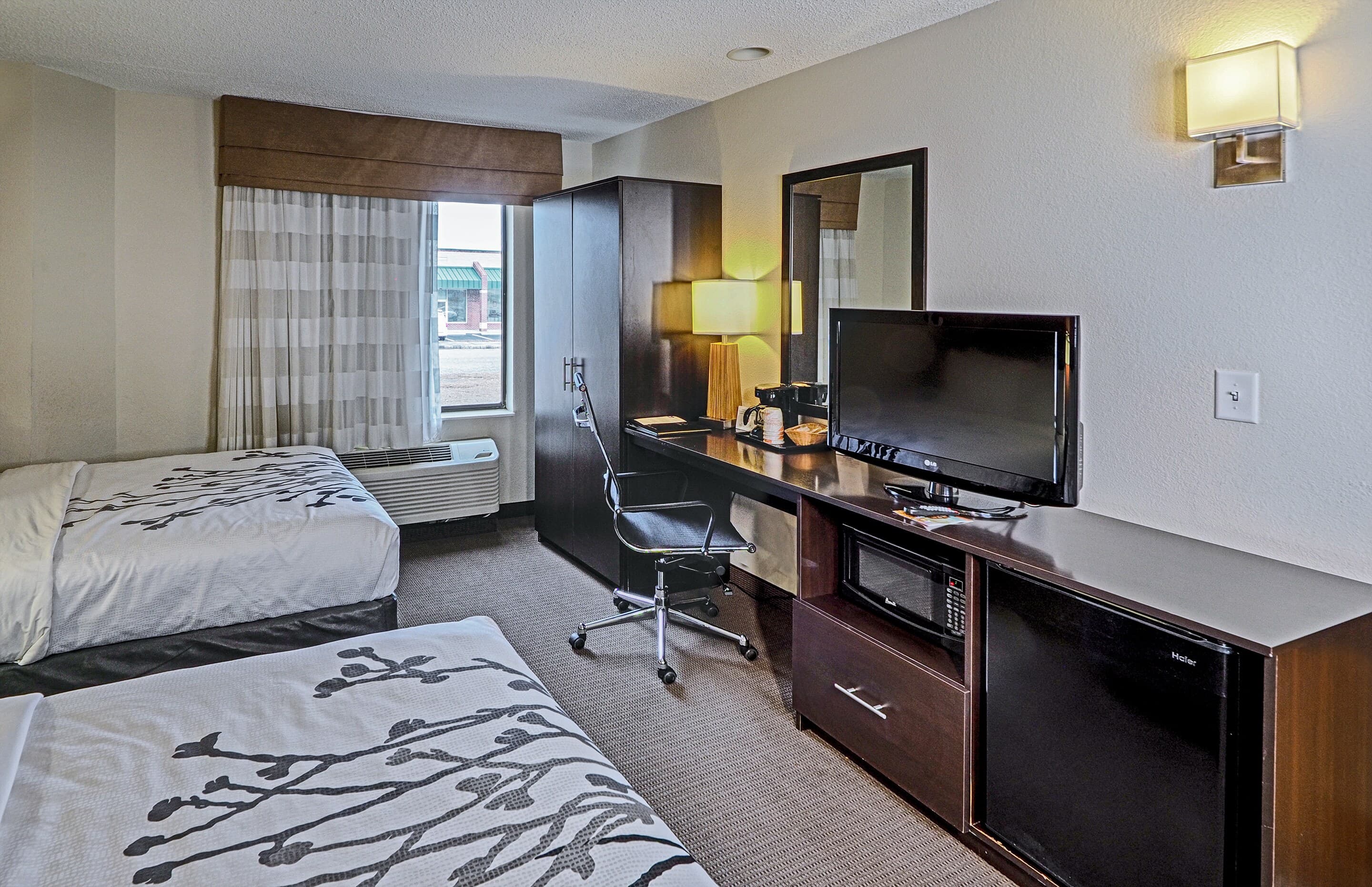 Sleep Inn & Suites Spring Lake - Fayetteville near Fort Bragg - Image 2
