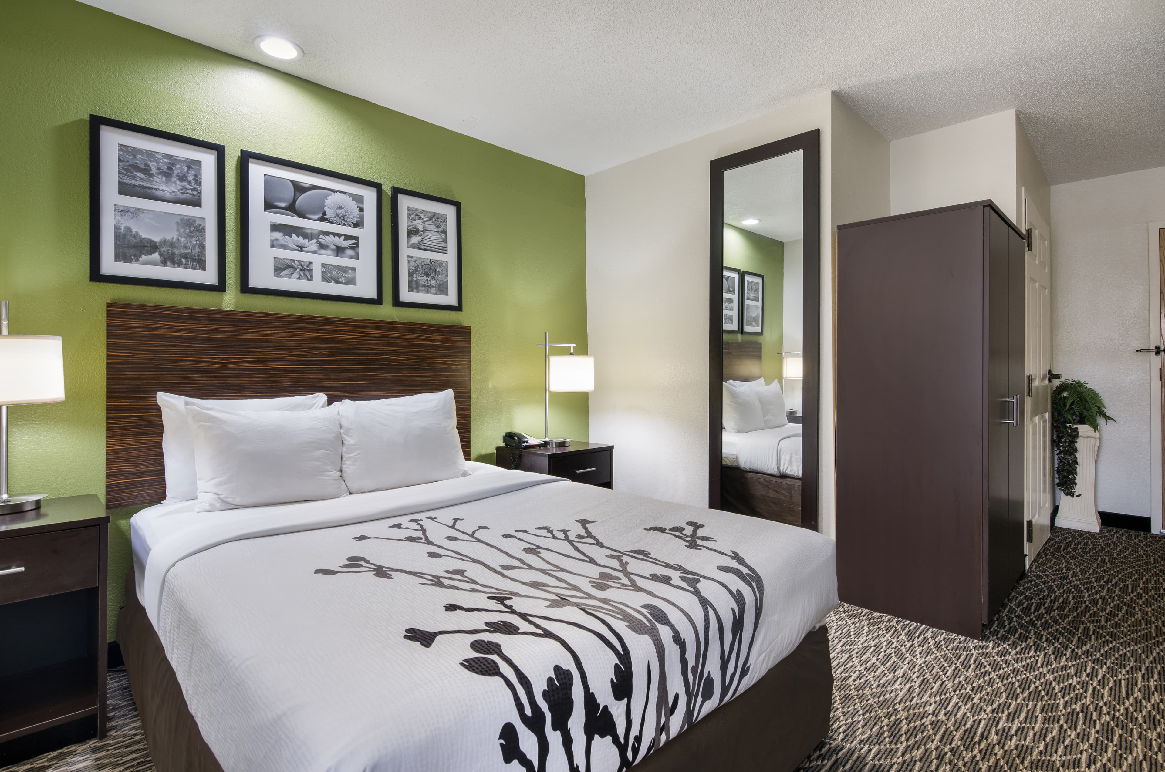 Sleep Inn Hanes Mall — 8