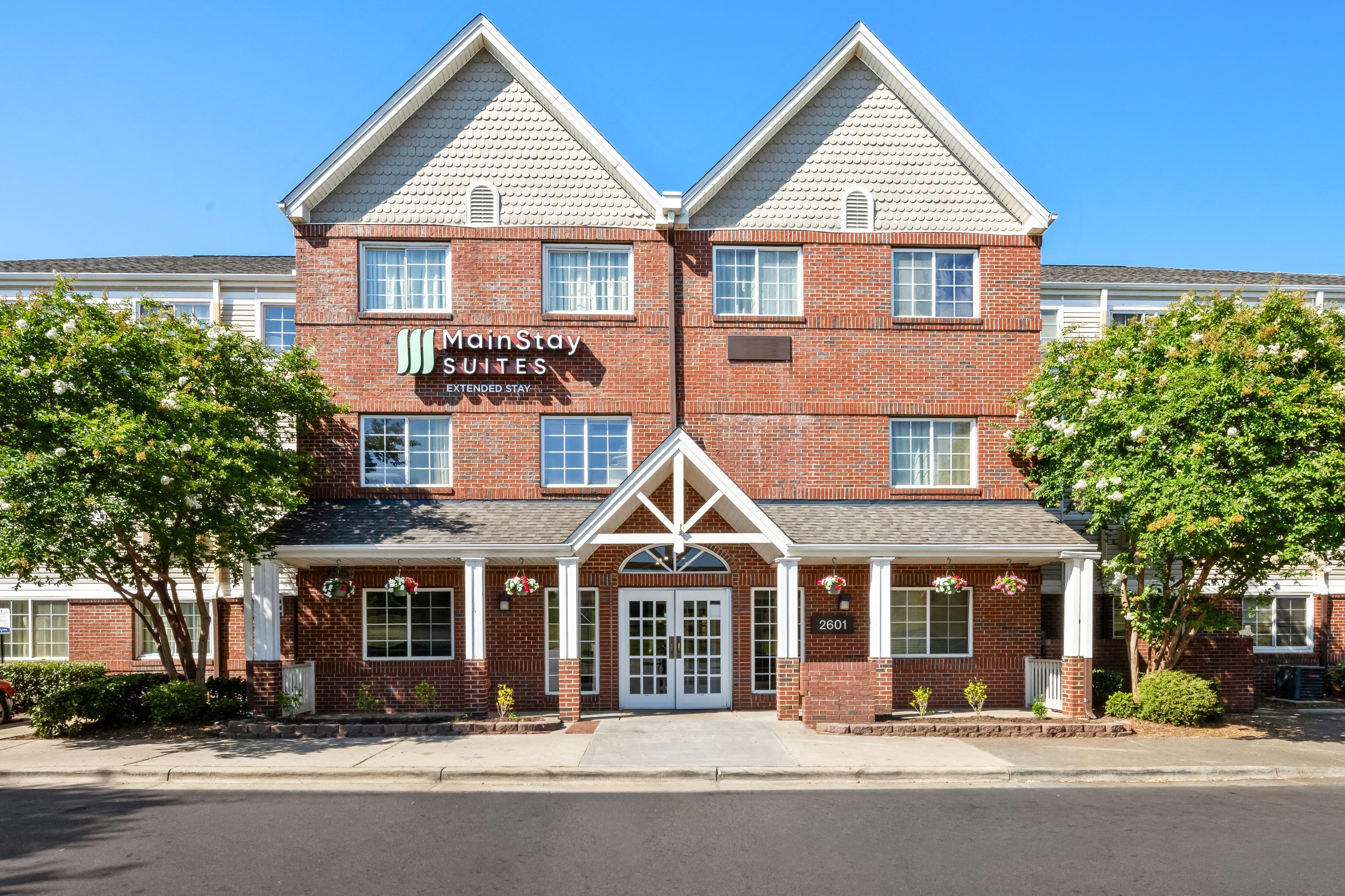 MainStay Suites Raleigh North - Image 1