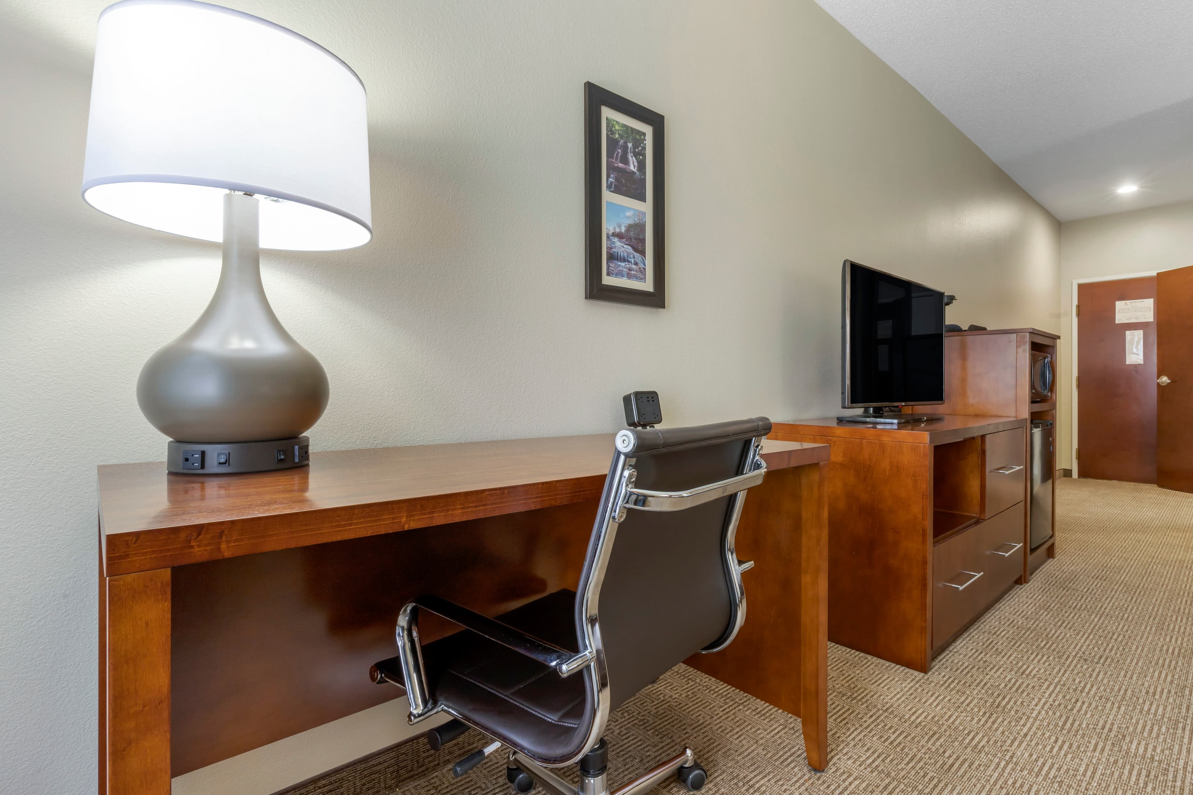 Comfort Inn & Suites Lenoir Hwy 321 Northern Foothills - Image 4