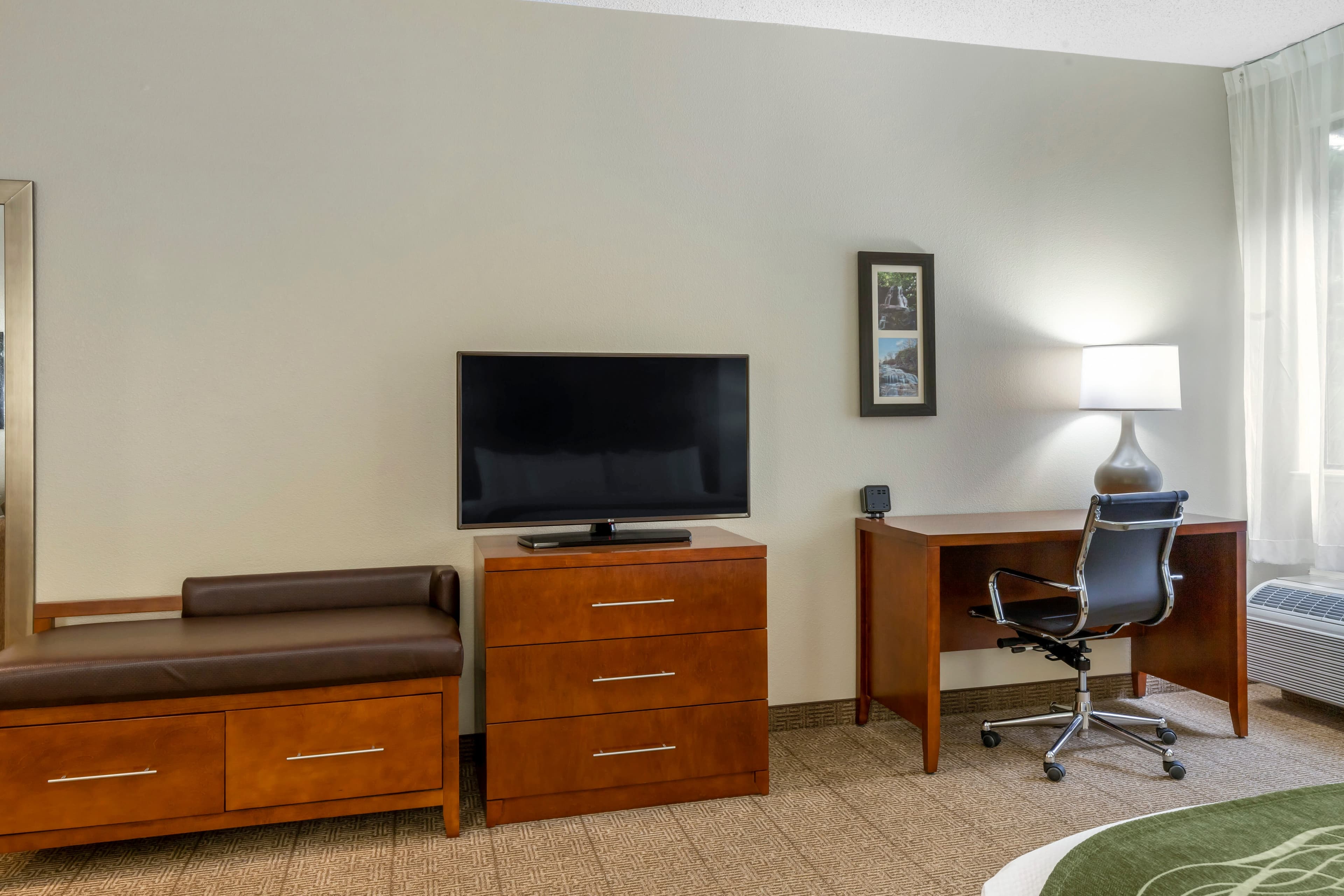 Comfort Inn & Suites Lenoir Hwy 321 Northern Foothills — 16