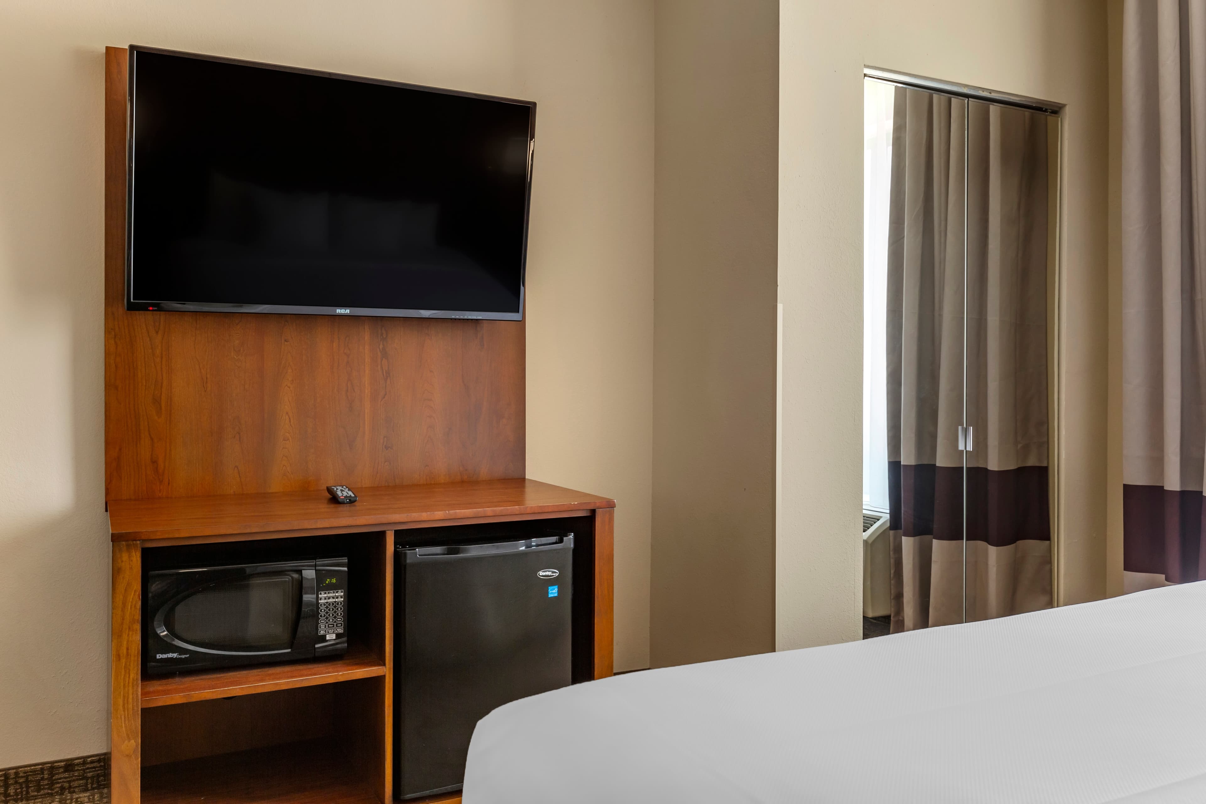 Comfort Suites Clayton - Garner — 11