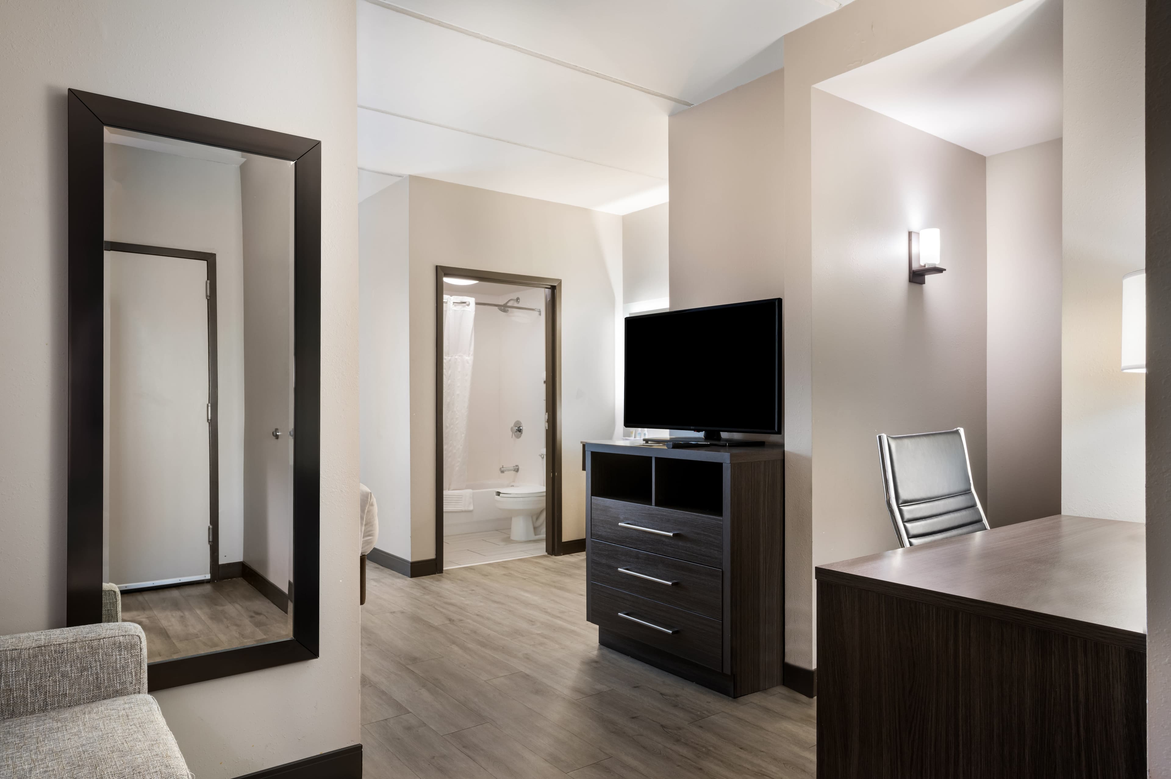 Comfort Suites Northlake - Image 3