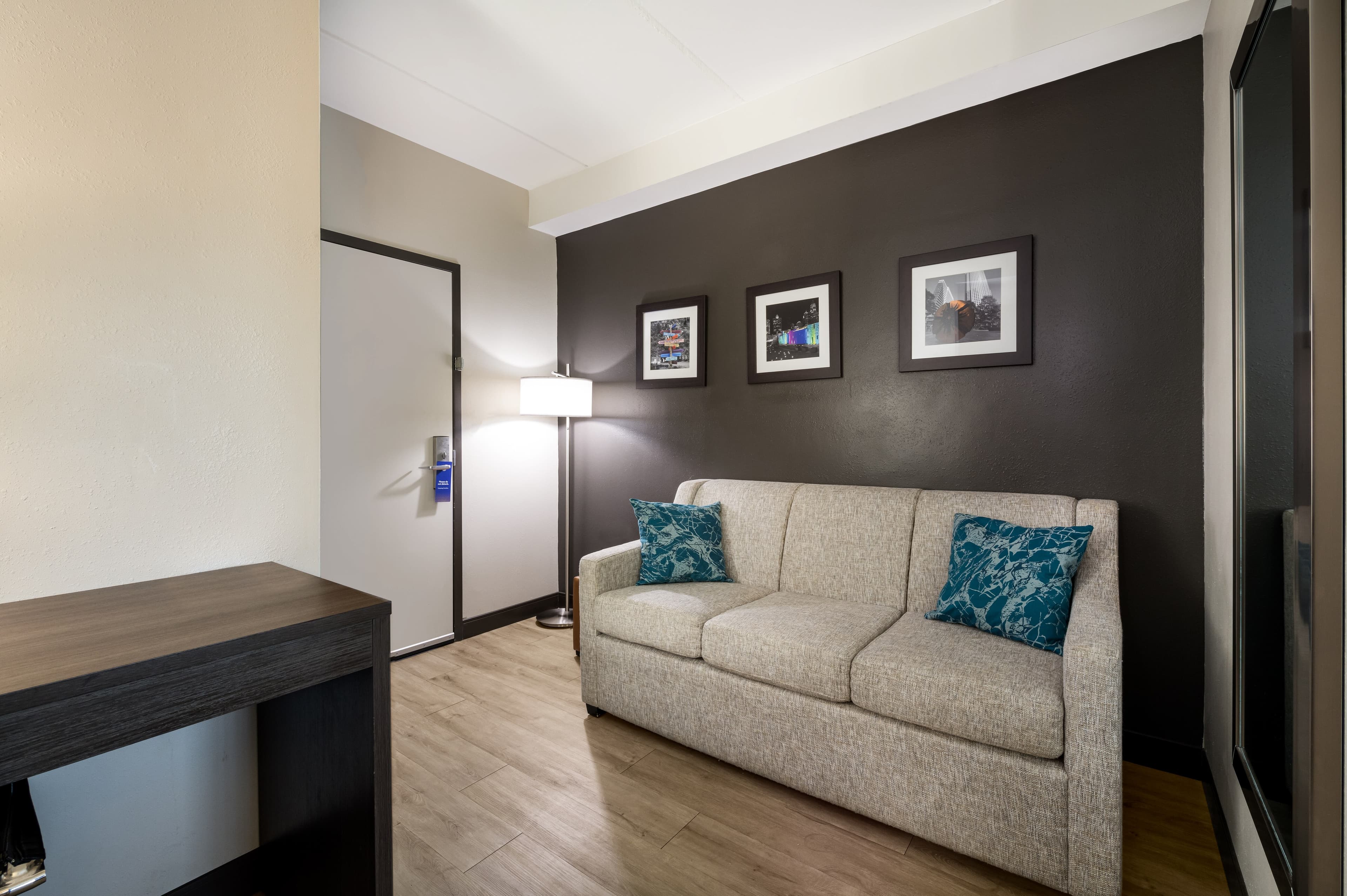 Comfort Suites Northlake - Image 5