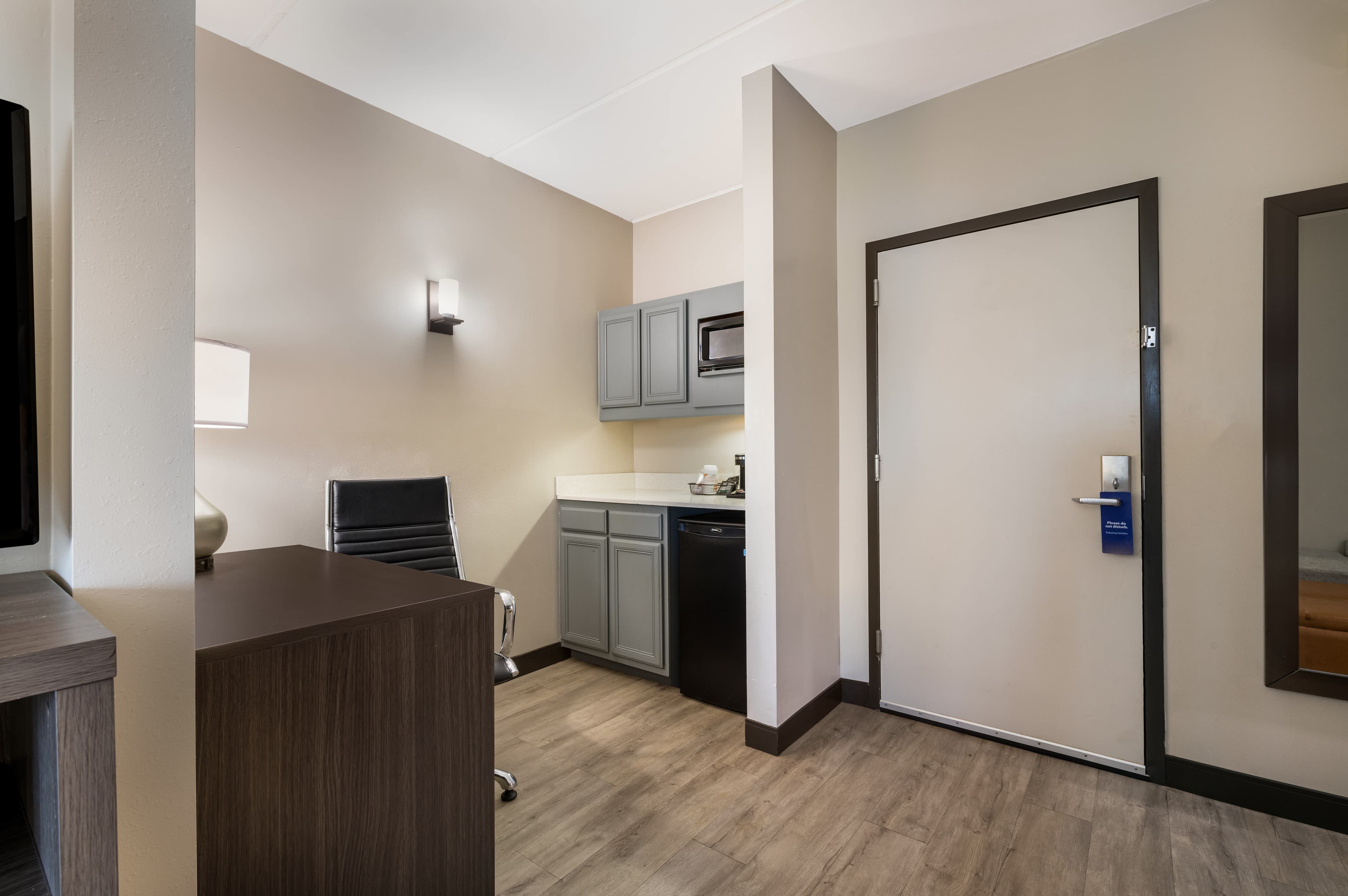Comfort Suites Northlake — 11
