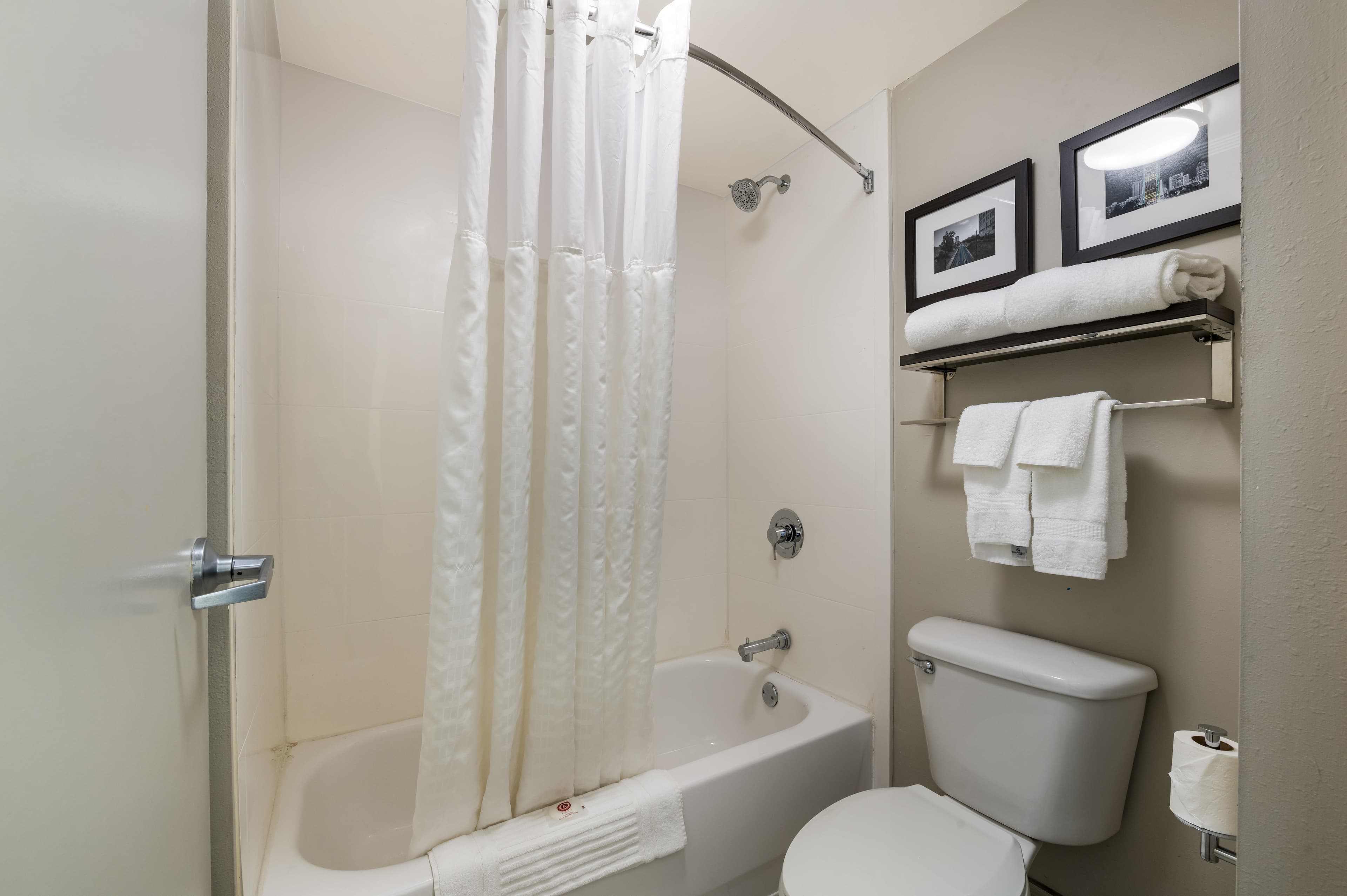 Comfort Suites Northlake — 12