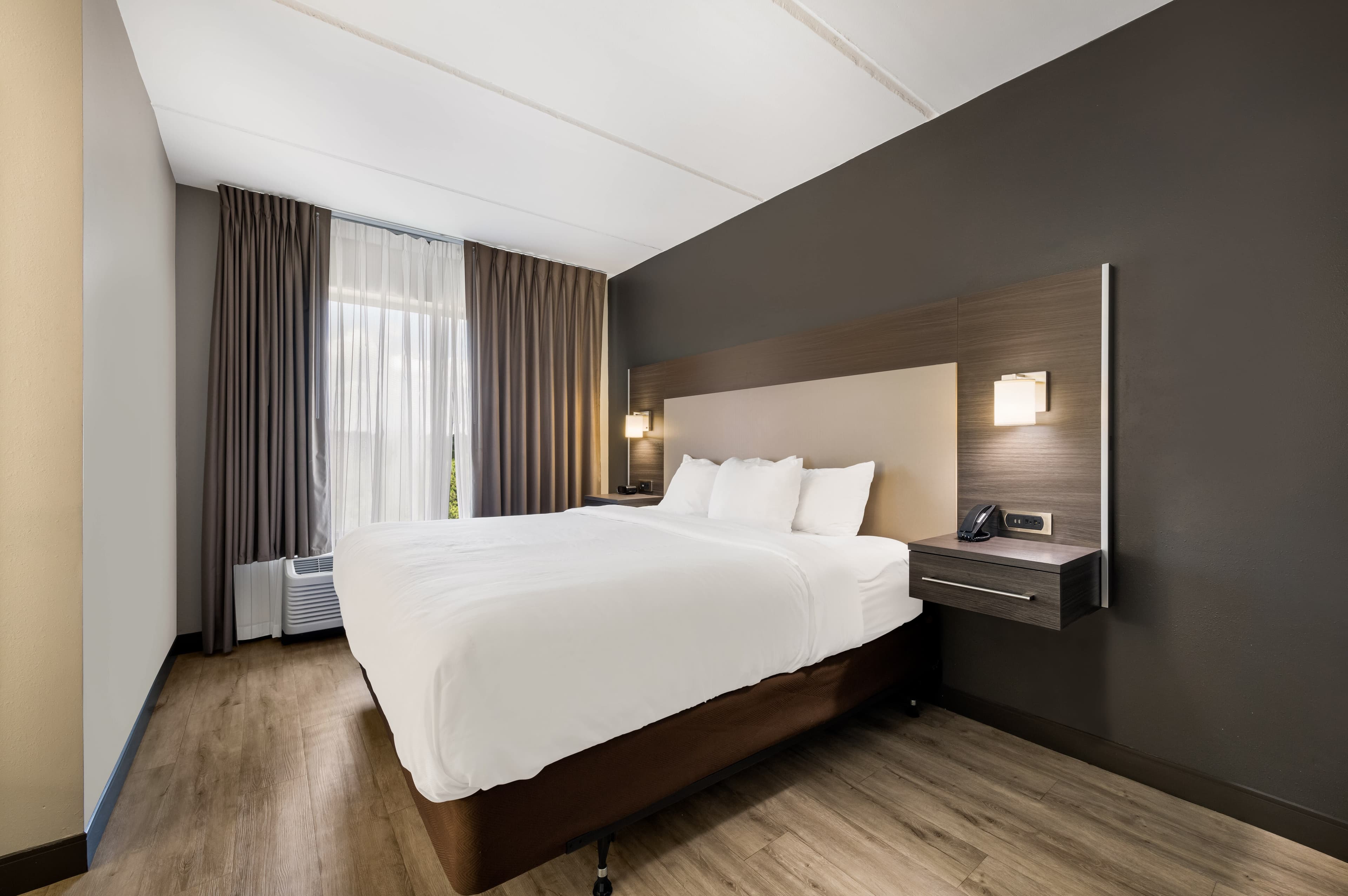 Comfort Suites Northlake — 13