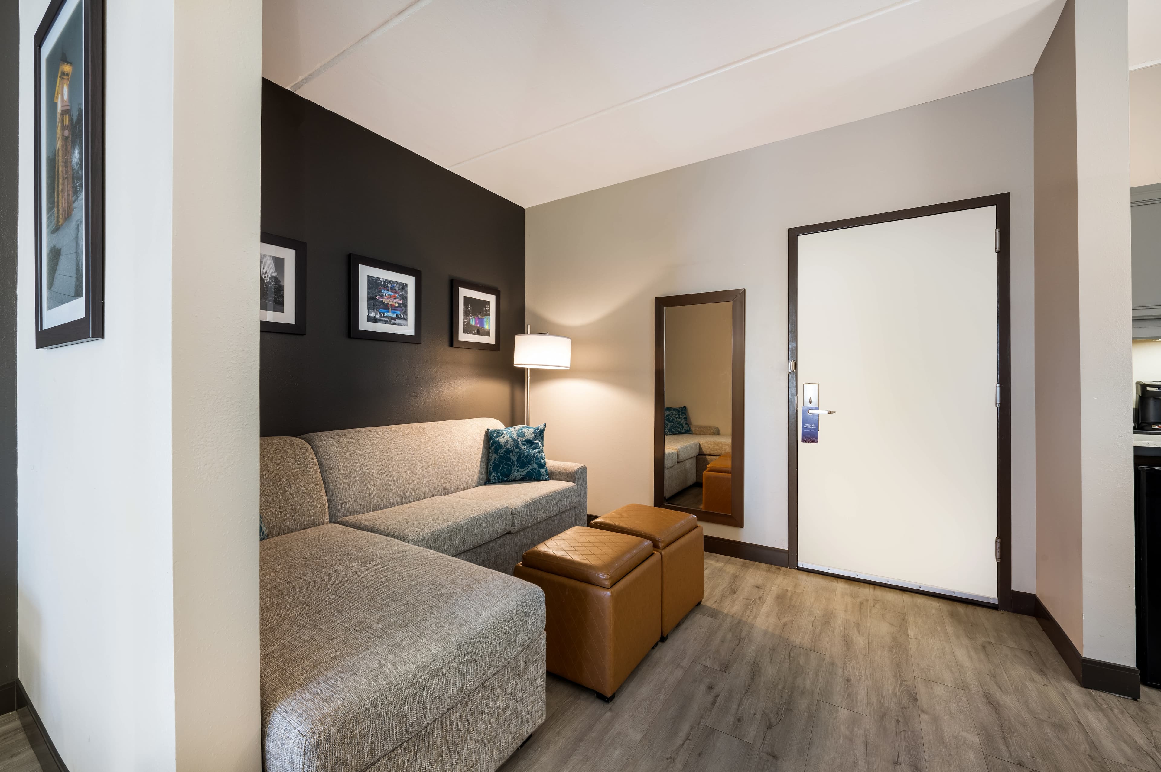 Comfort Suites Northlake — 24