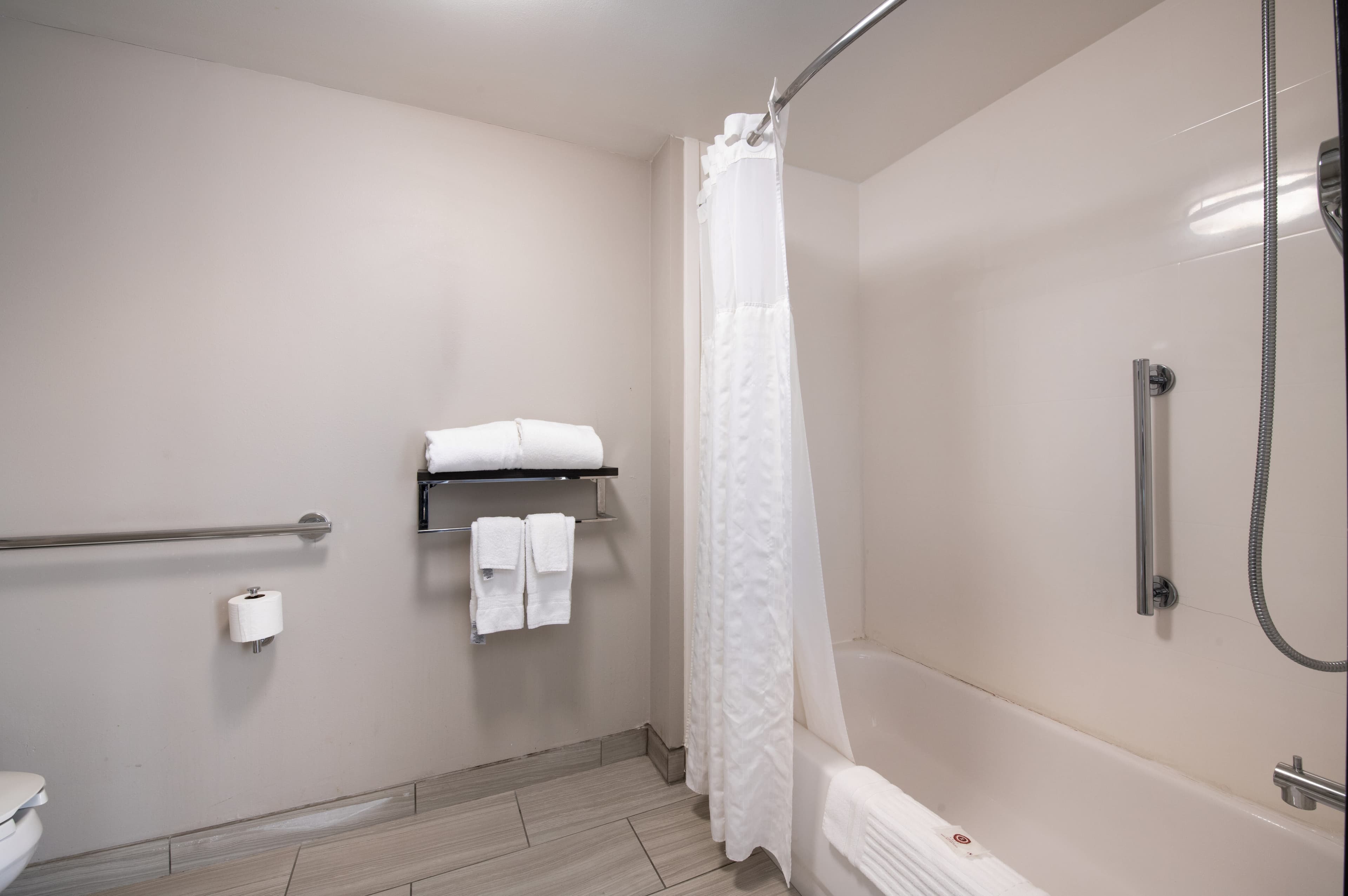 Comfort Suites Northlake — 26