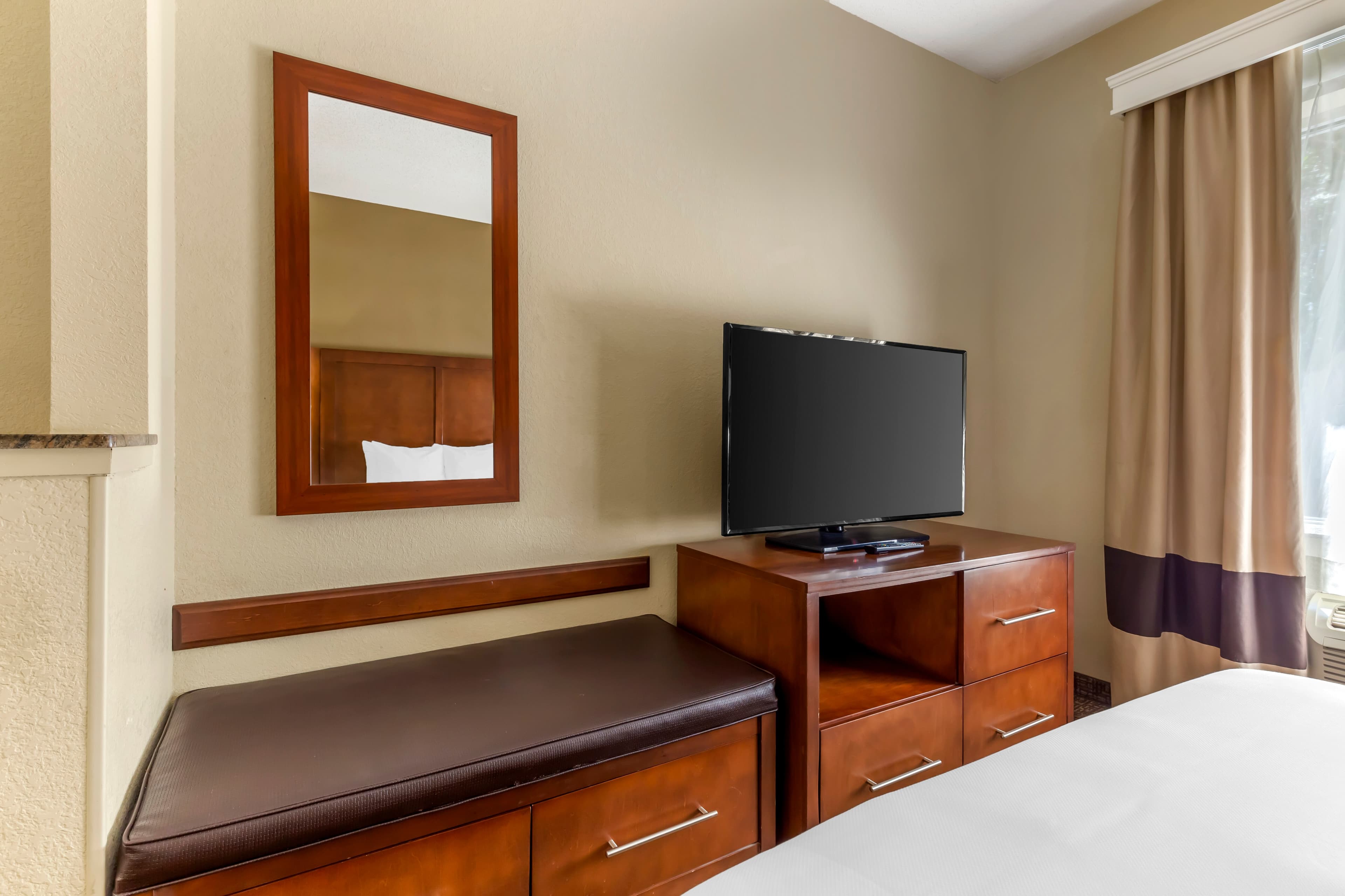 Comfort Suites Raleigh Walnut Creek - Image 4