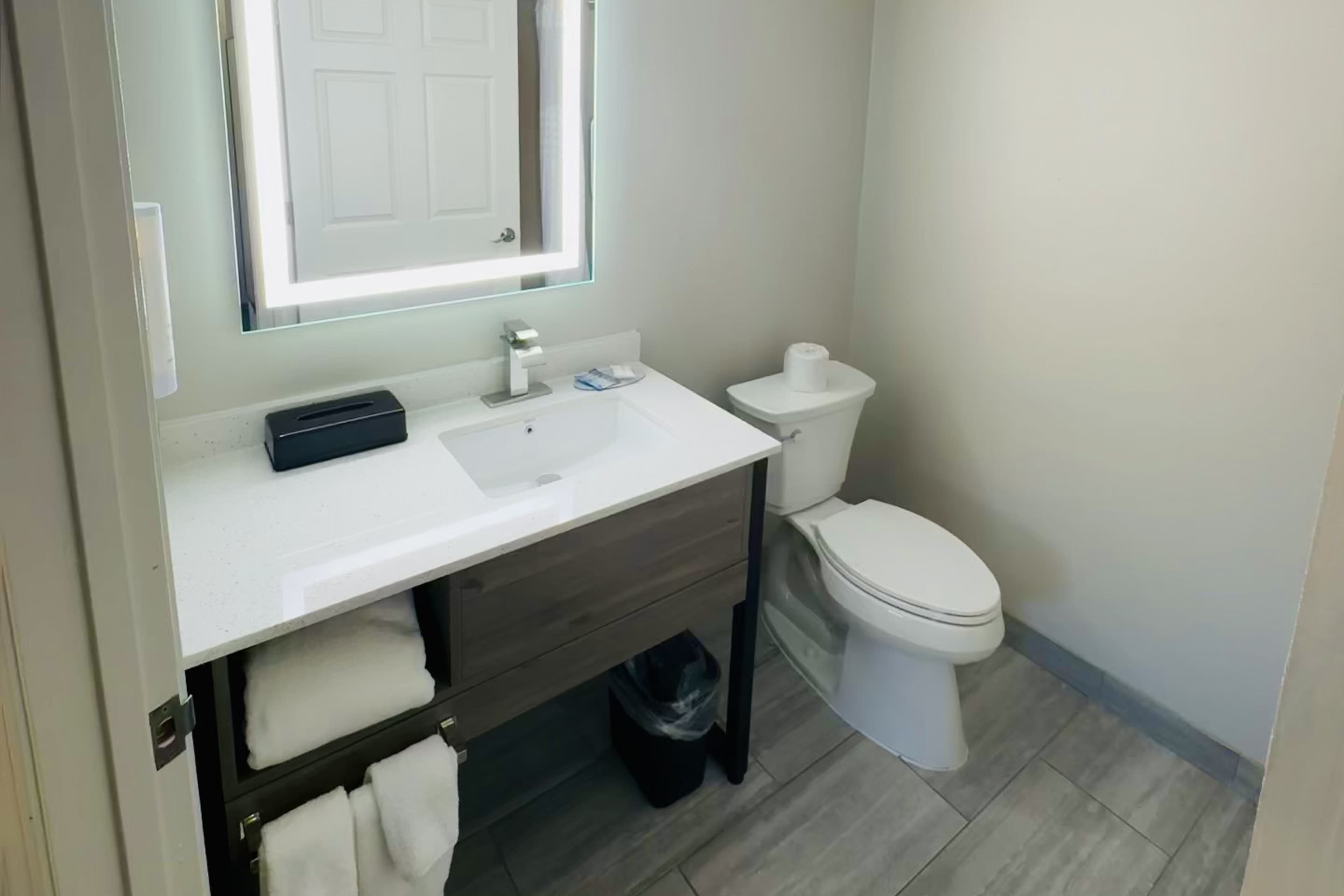 Clarion Pointe Albemarle — 15
