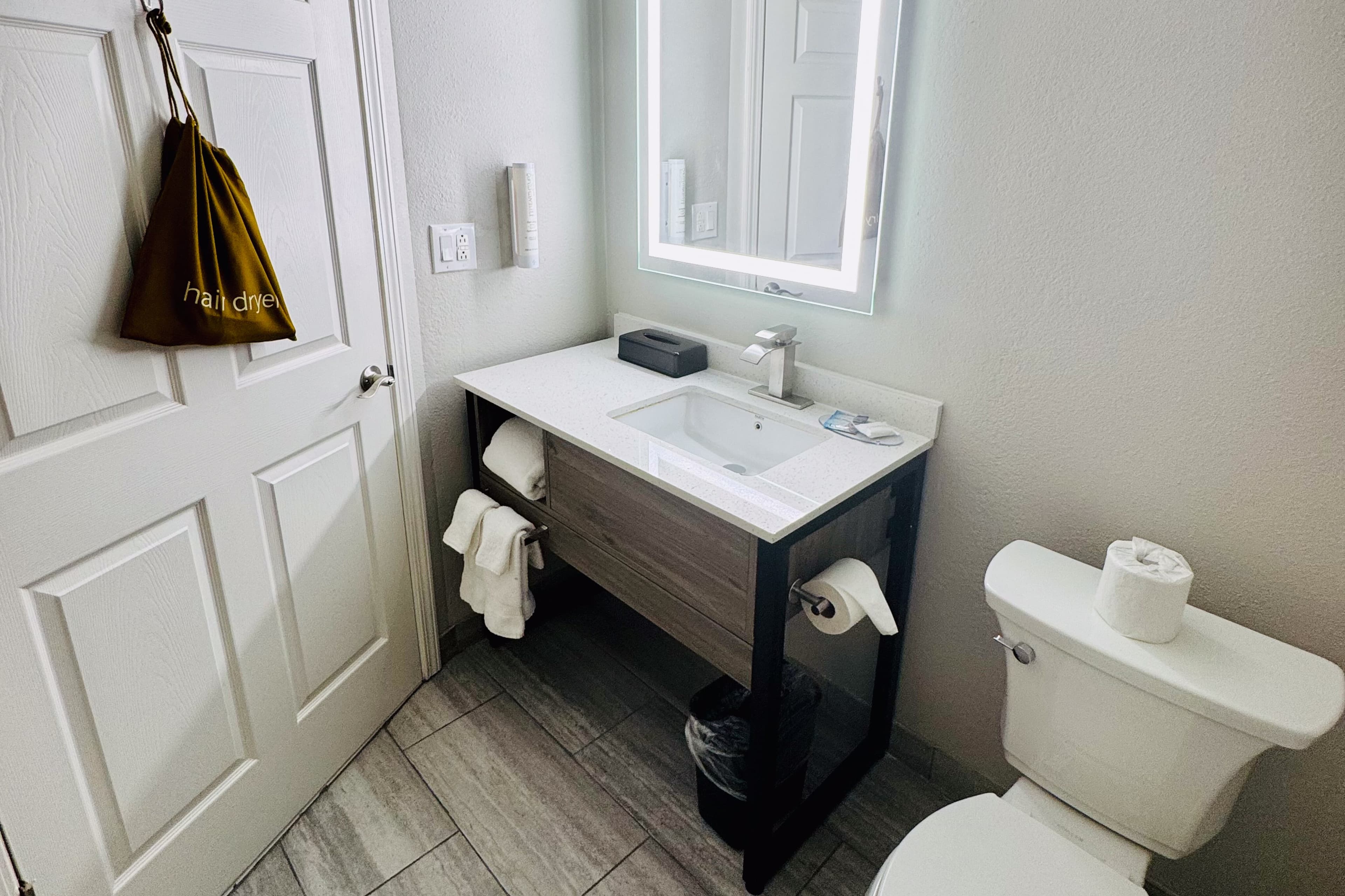 Clarion Pointe Albemarle — 17