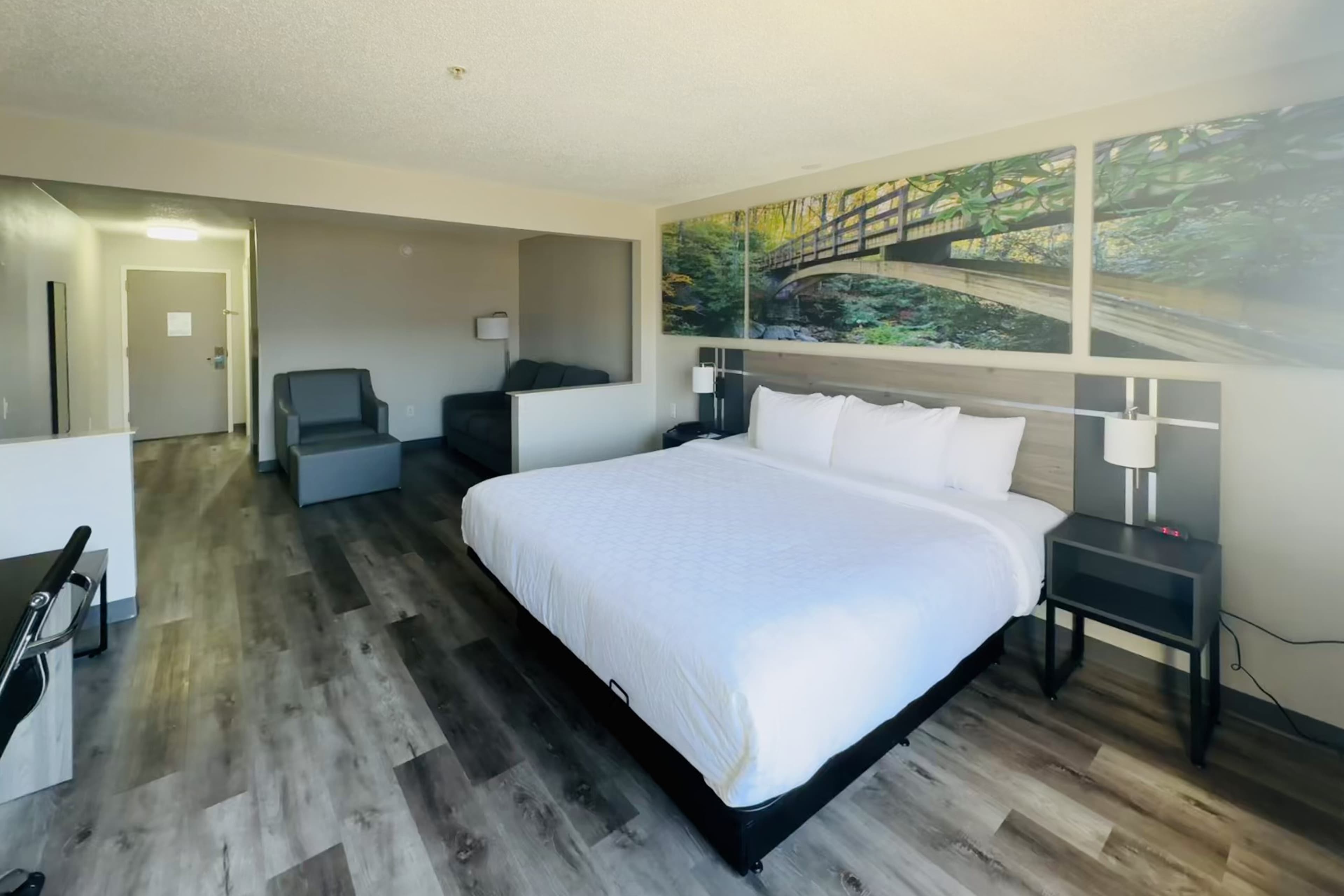 Clarion Pointe Albemarle — 21