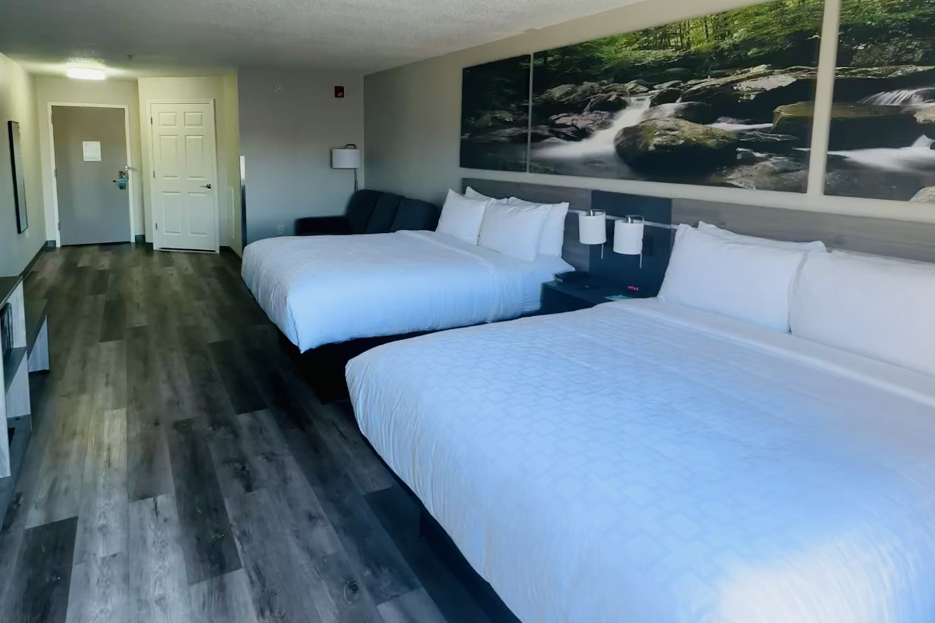 Clarion Pointe Albemarle - Image 3