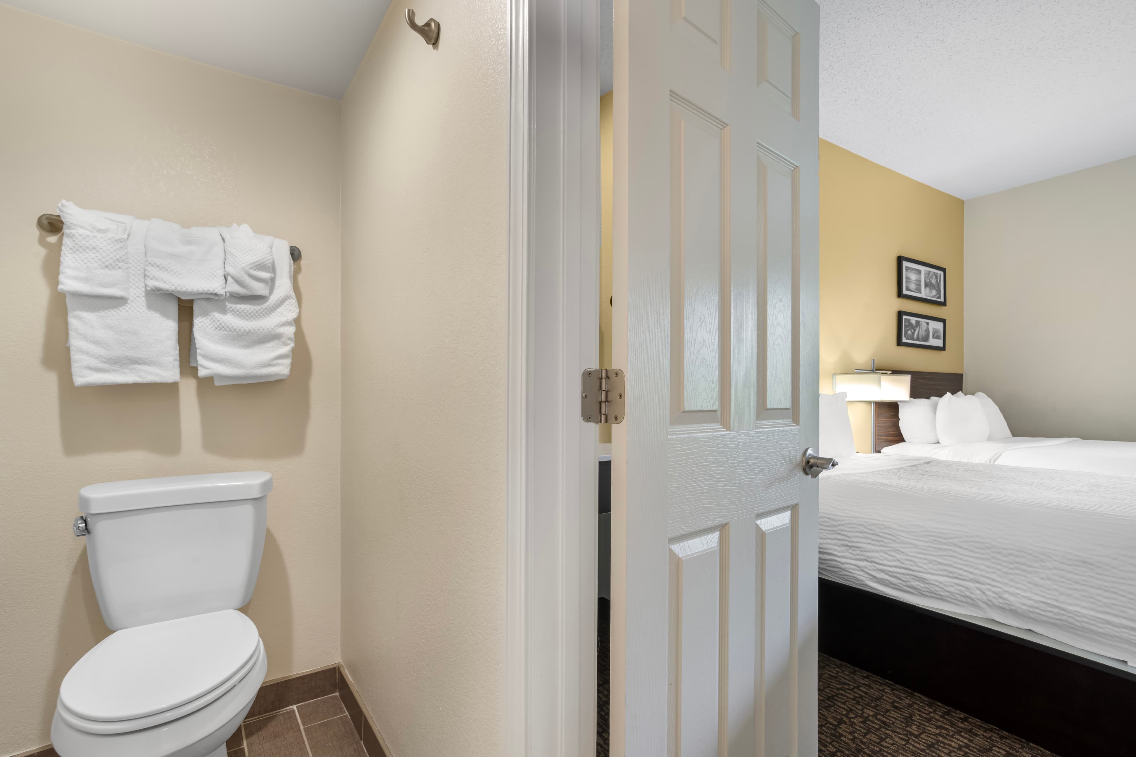 Sleep Inn & Suites at Concord Mills - Image 5
