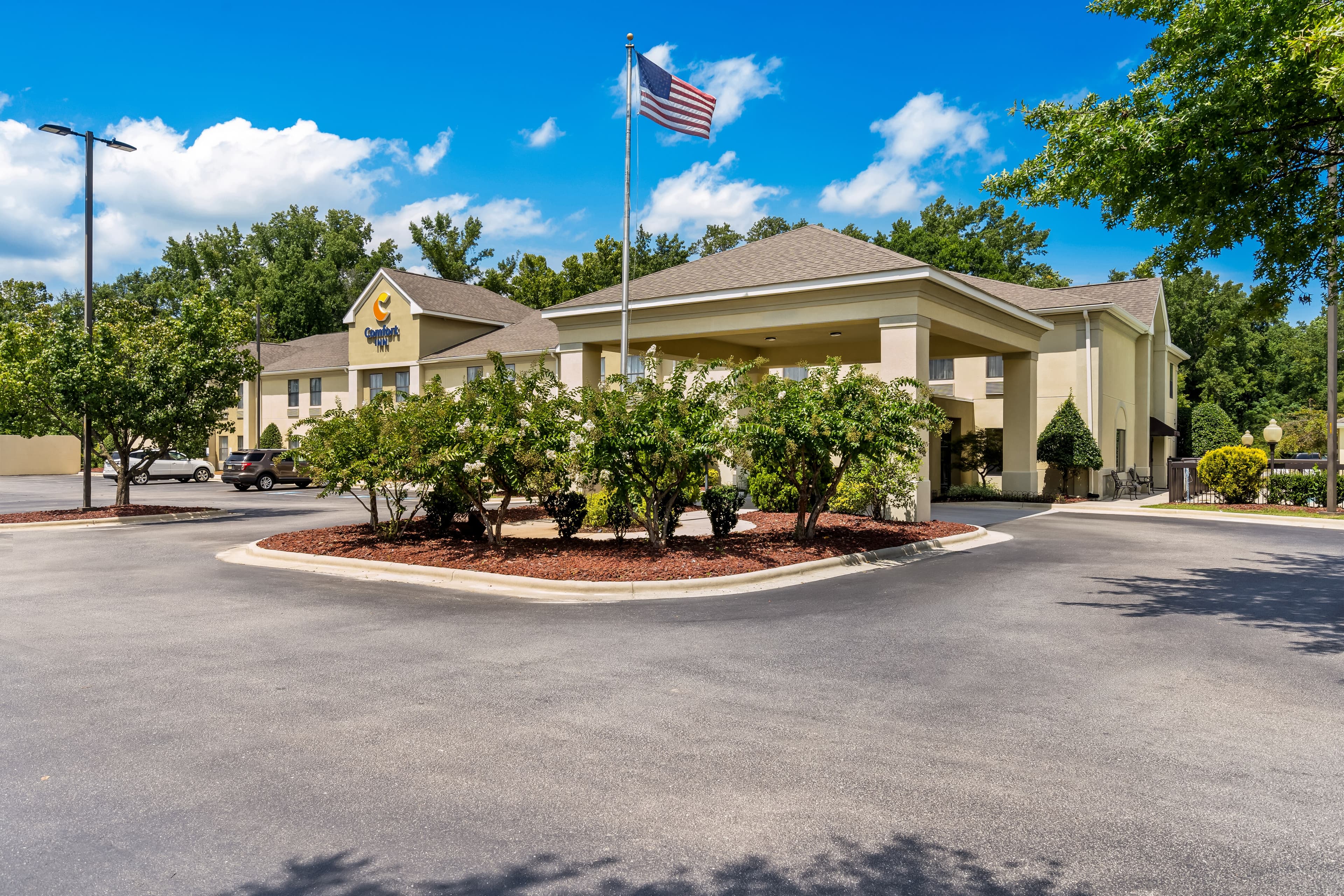 Comfort Inn Clinton - Image 1