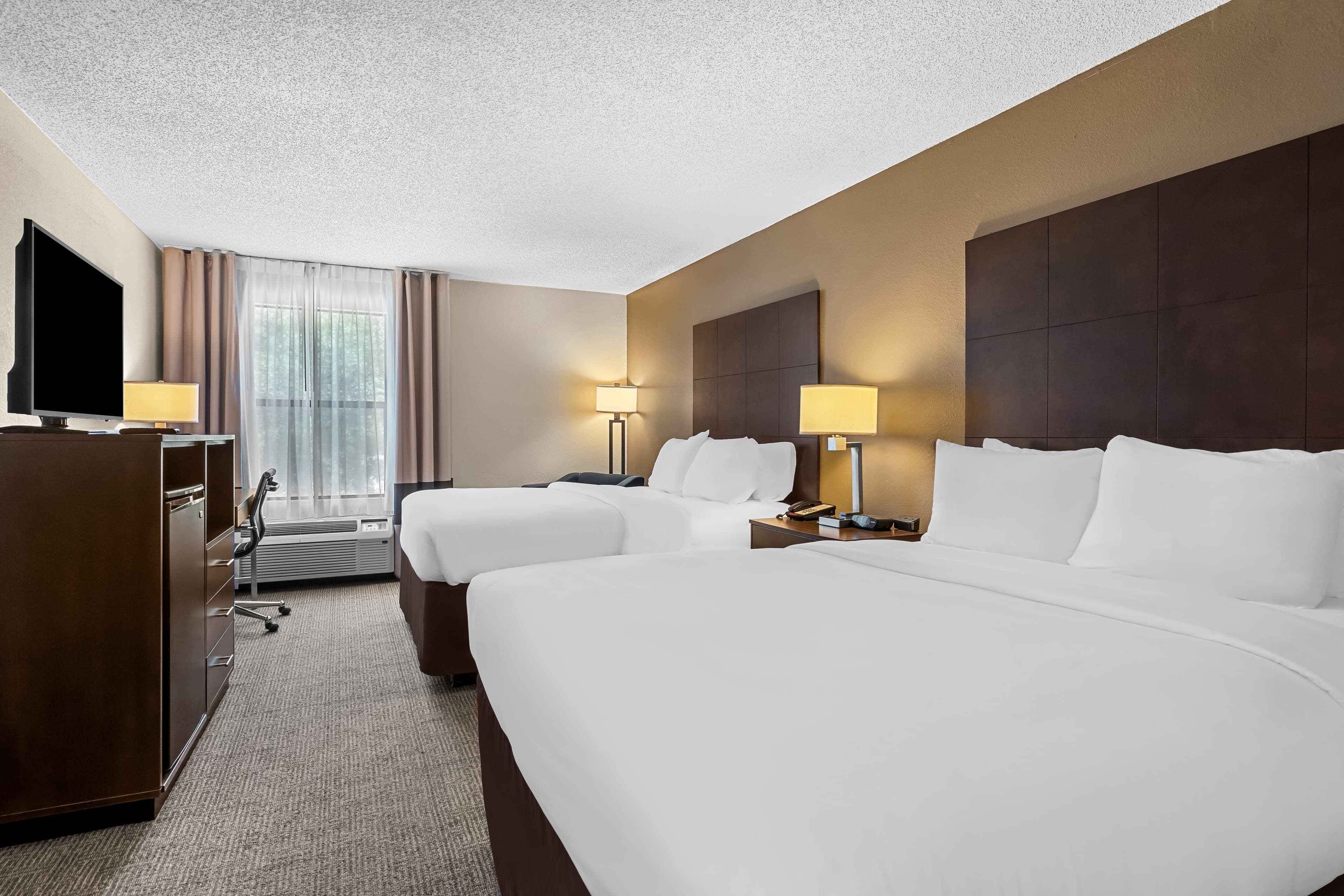 Comfort Inn Clinton - Image 2