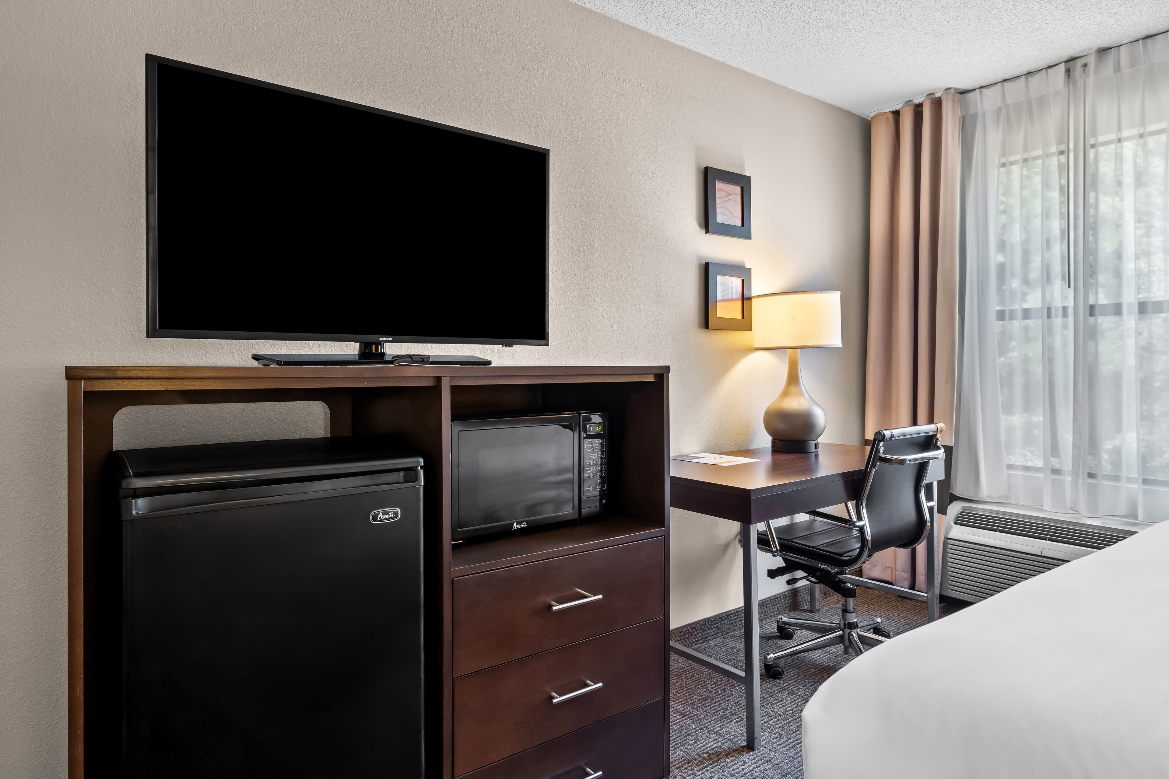 Comfort Inn Clinton - Image 4