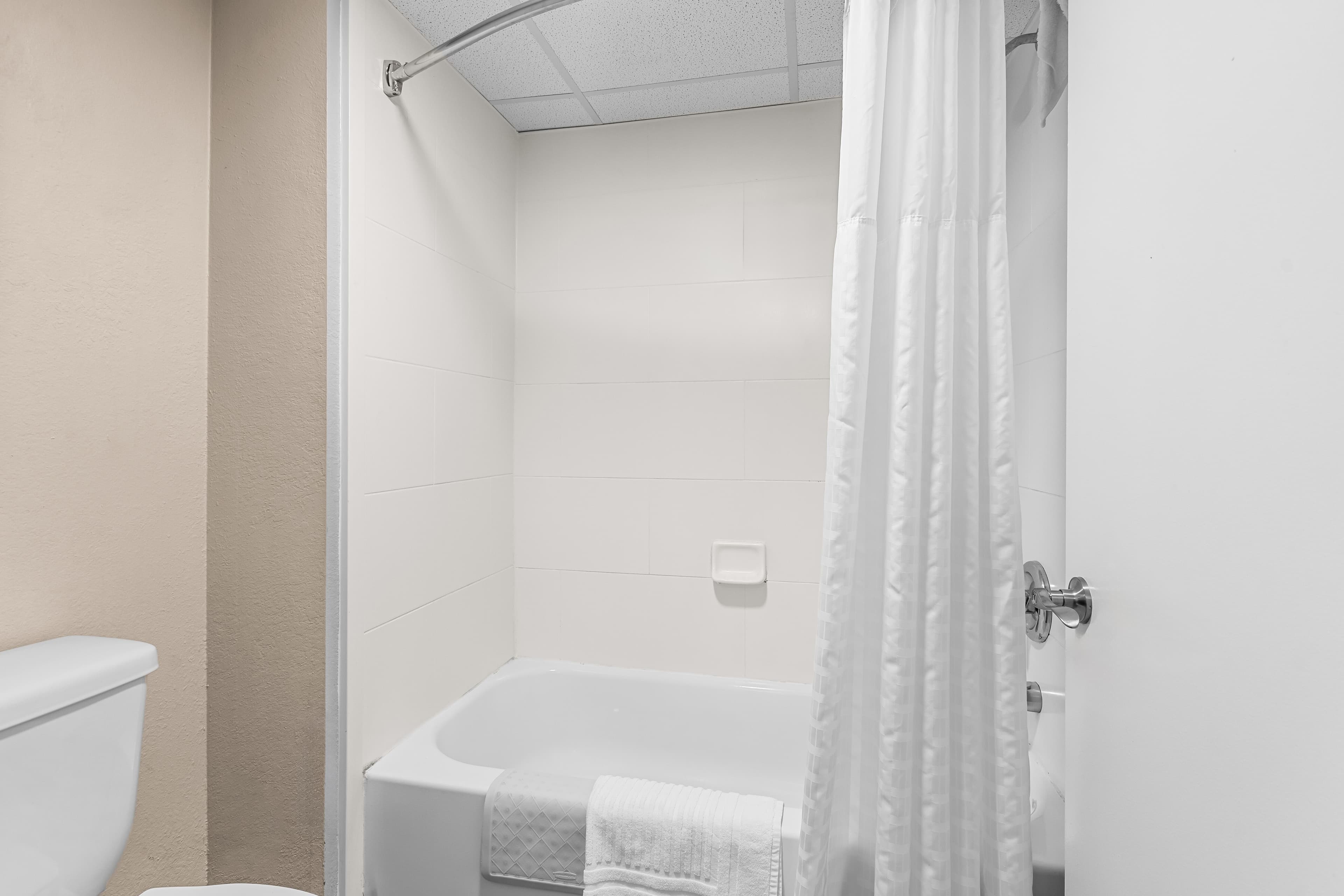 Comfort Inn Clinton — 9