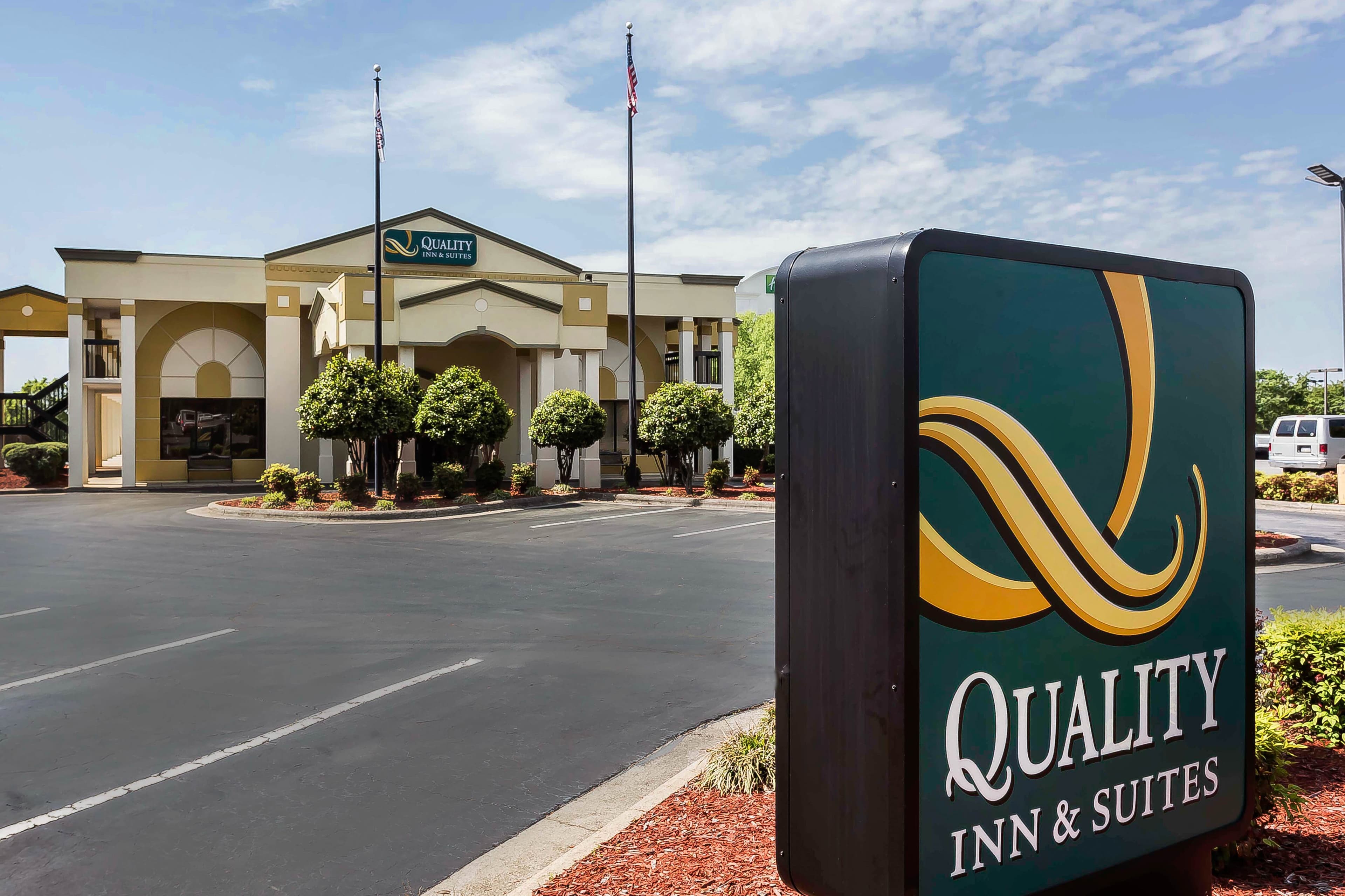 Quality Inn & Suites Mooresville-Lake Norman - Image 1