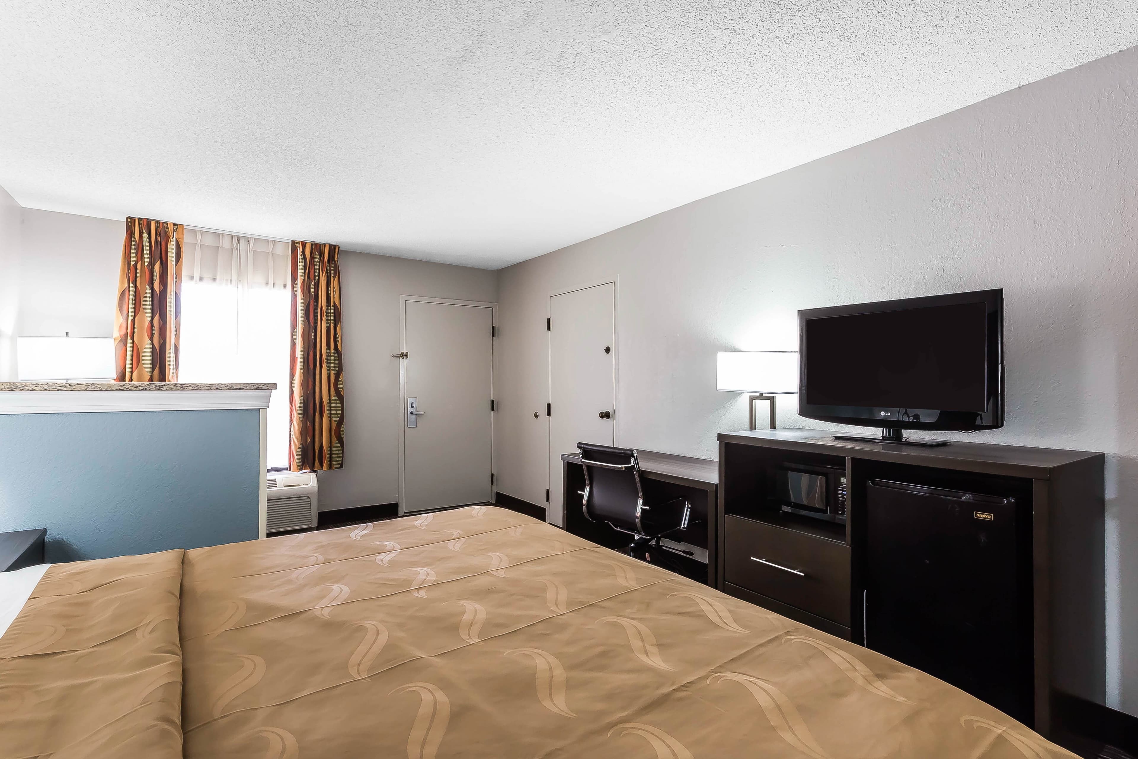 Quality Inn & Suites Mooresville-Lake Norman - Image 3