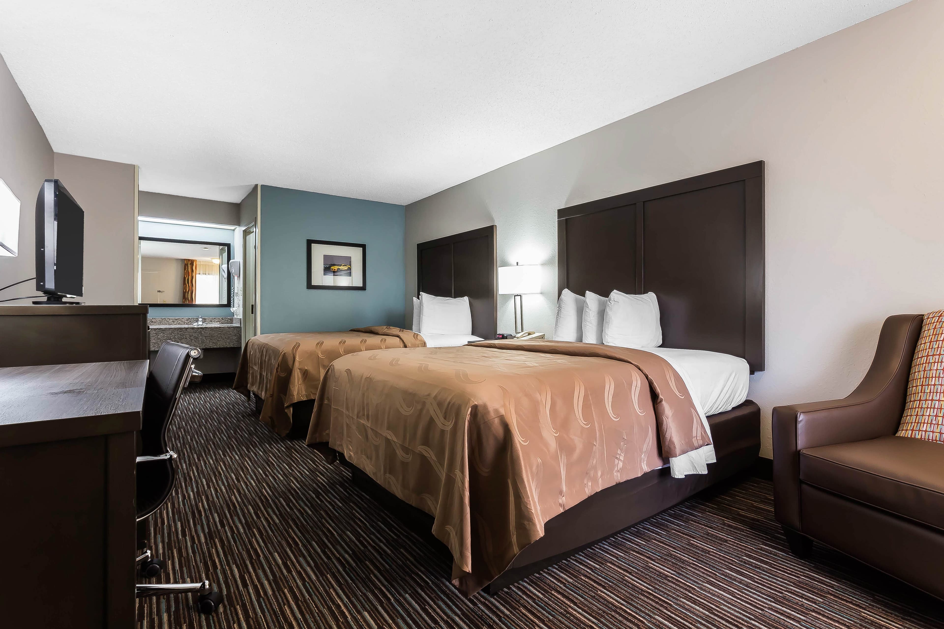 Quality Inn & Suites Mooresville-Lake Norman — 14