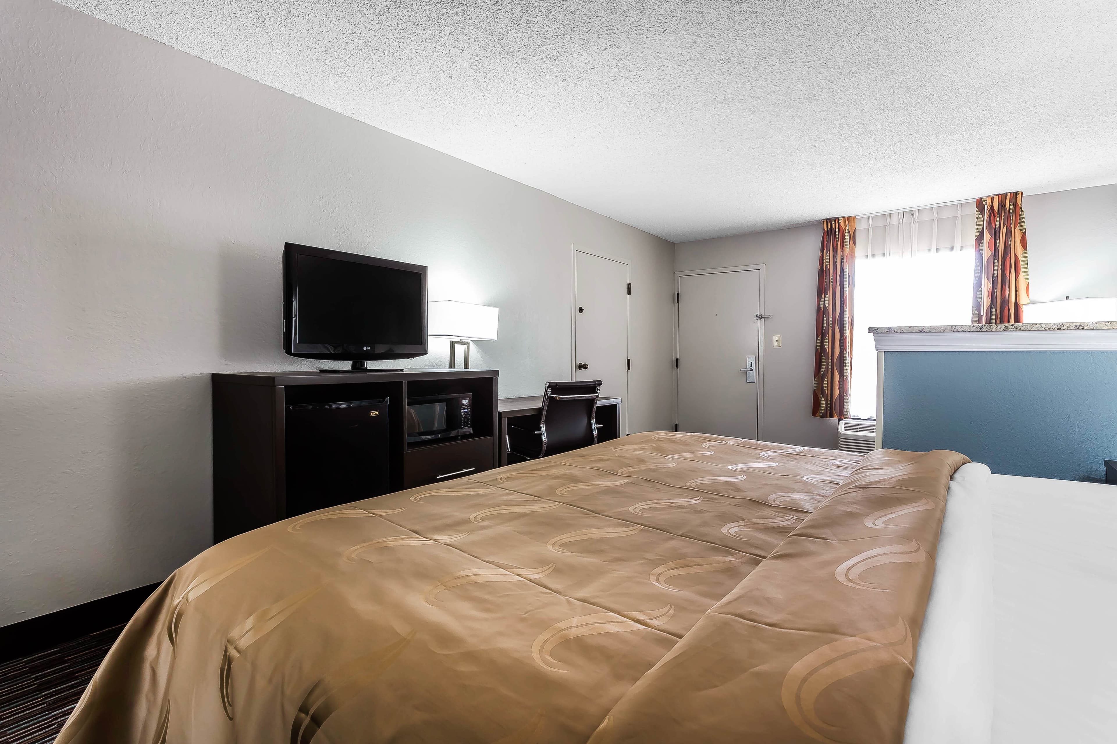 Quality Inn & Suites Mooresville-Lake Norman — 25