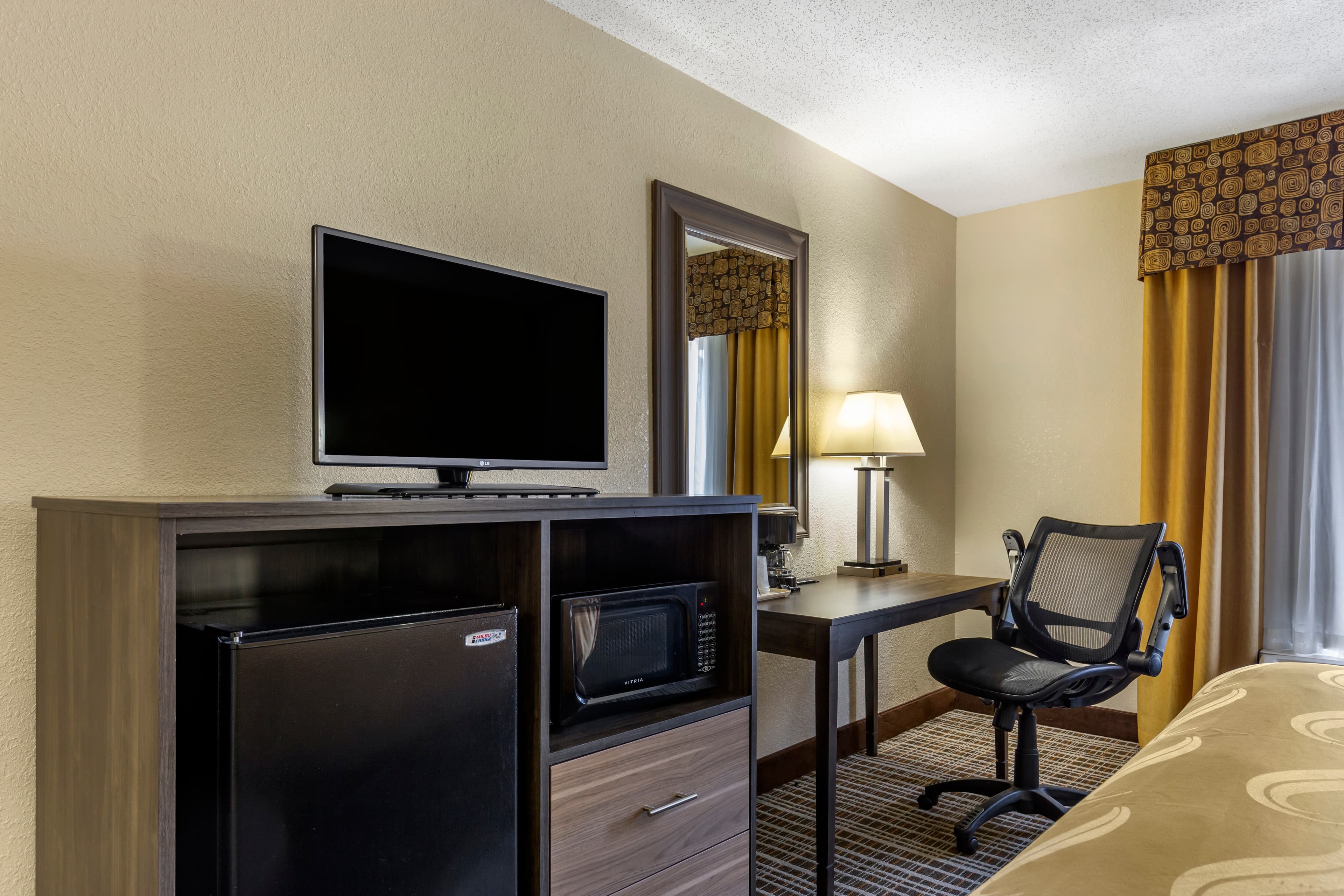 Quality Inn & Suites - Greensboro-High Point — 10
