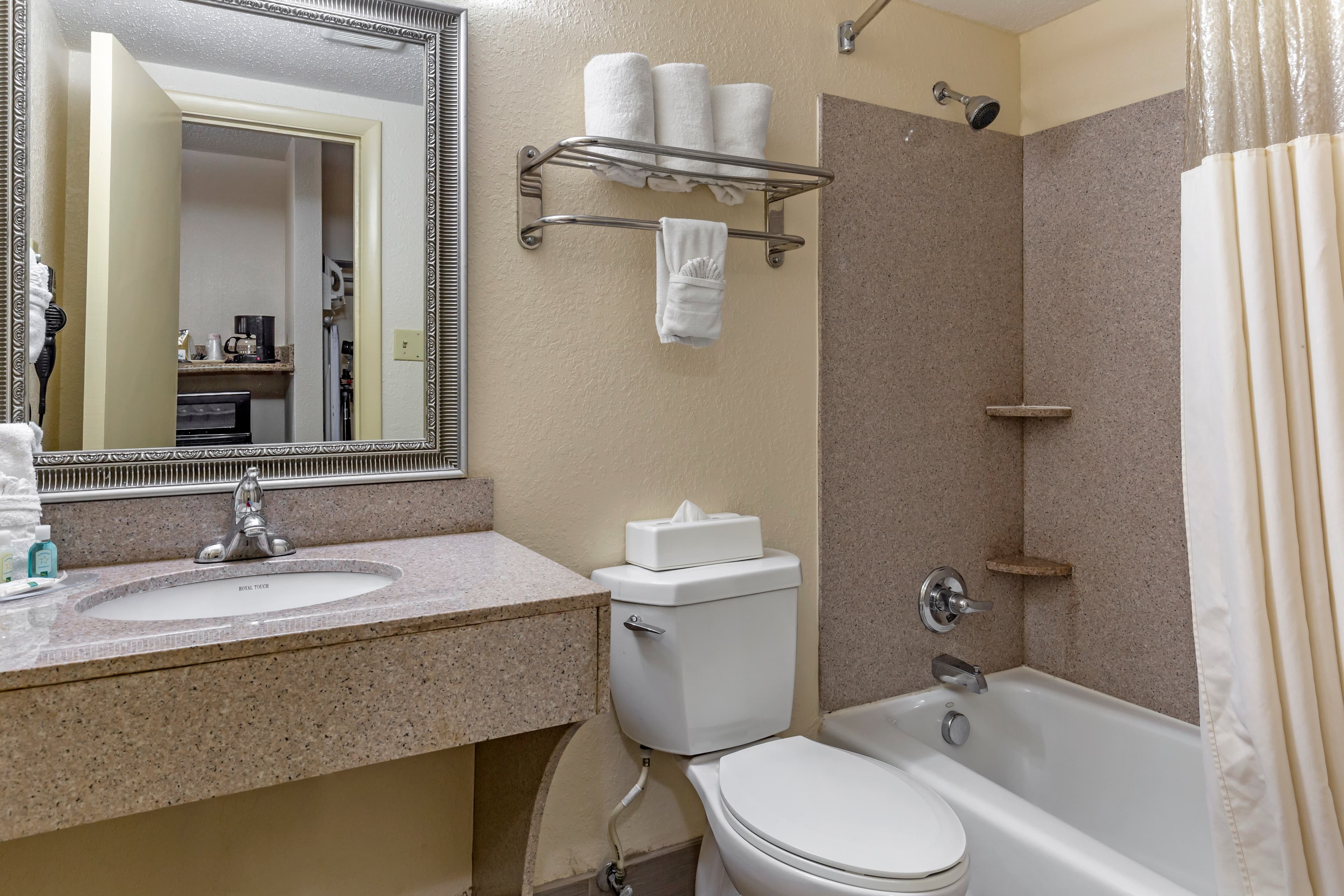 Quality Inn & Suites - Greensboro-High Point — 33