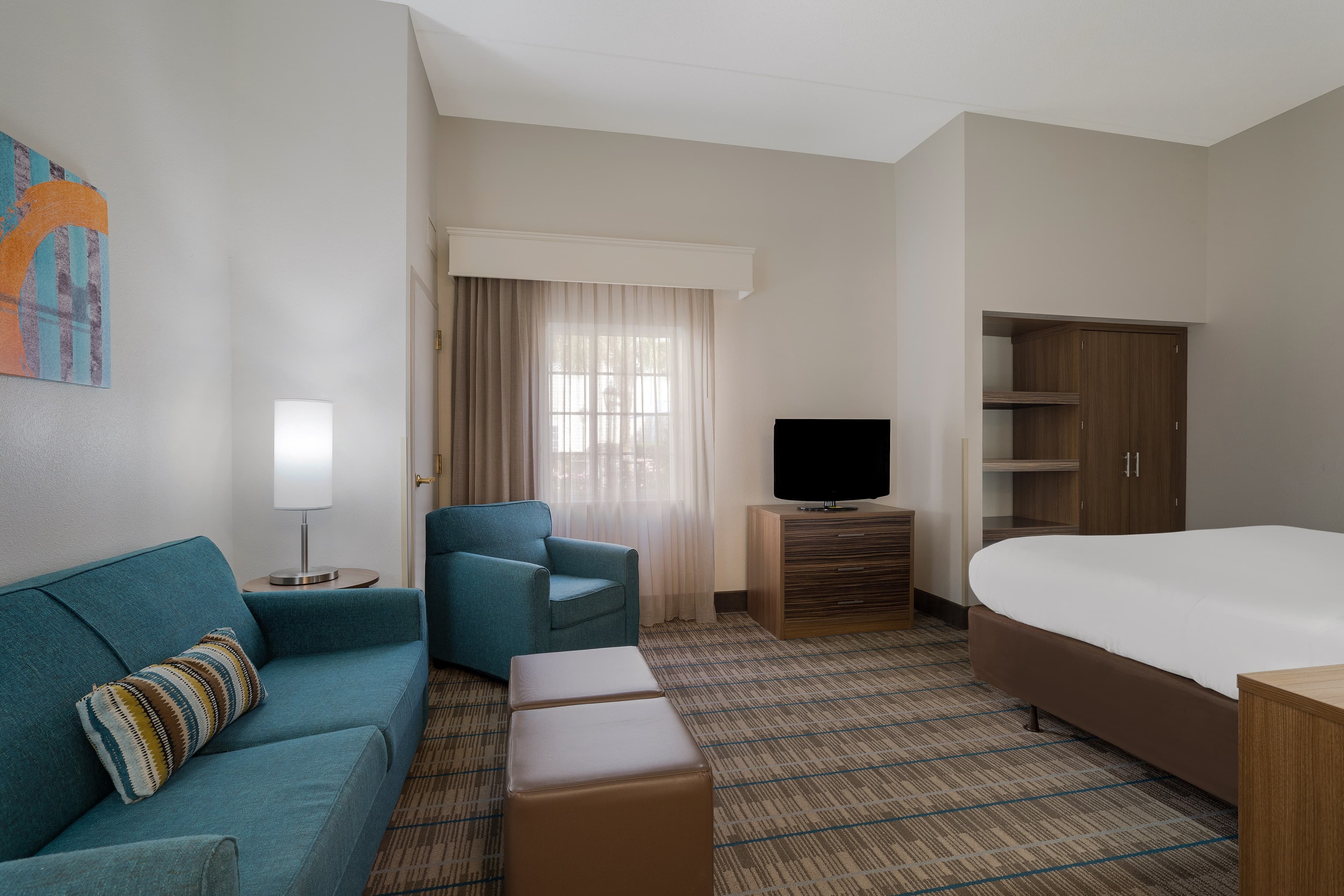 MainStay Suites Wilmington - University Area - Image 3