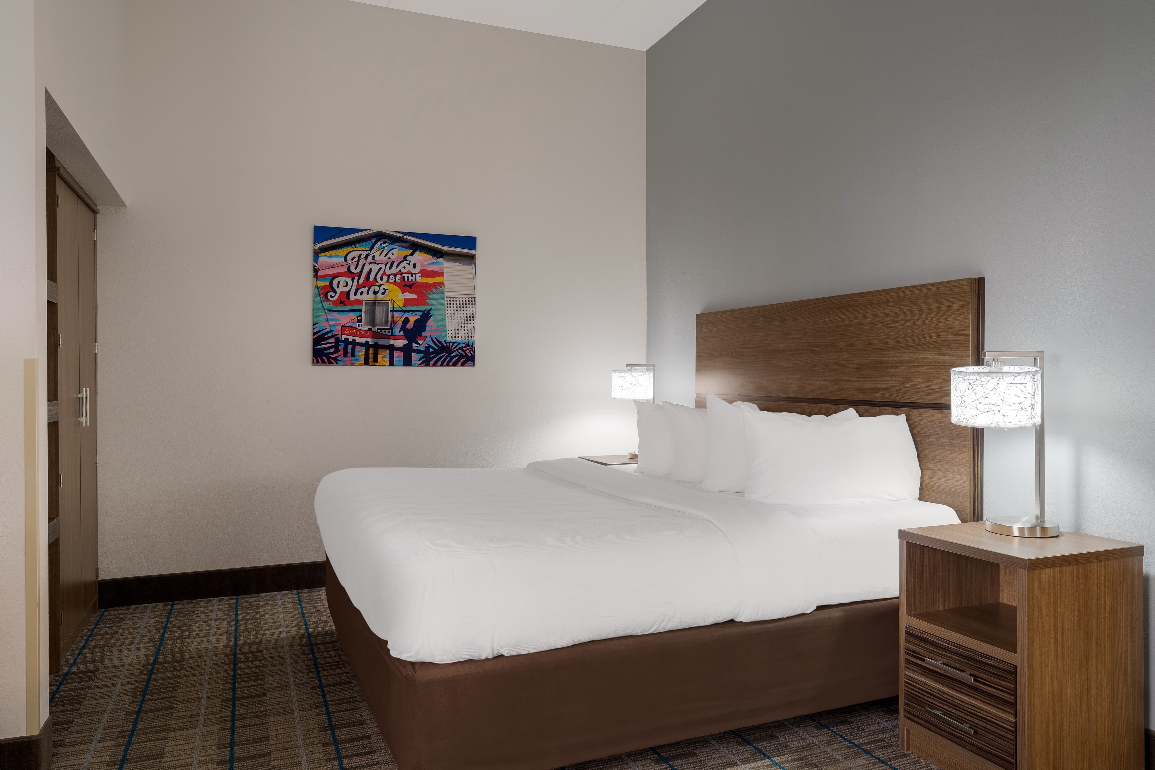 MainStay Suites Wilmington - University Area - Image 4