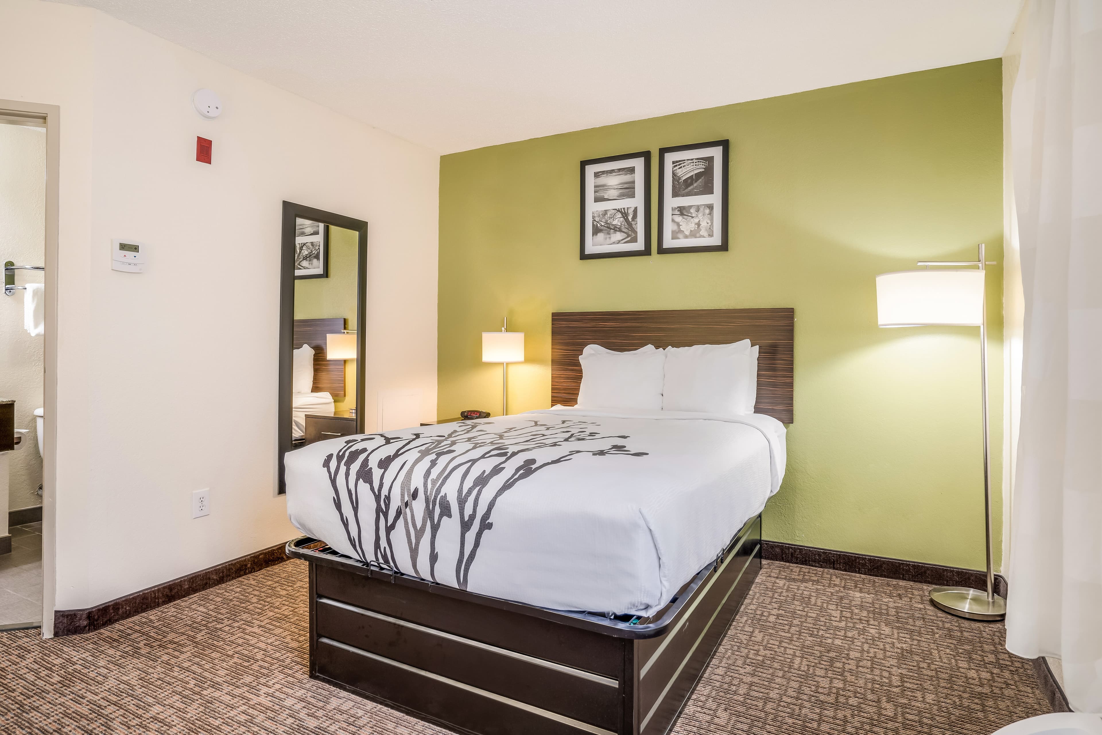 Sleep Inn & Suites Jacksonville near Camp Lejeune - Image 5