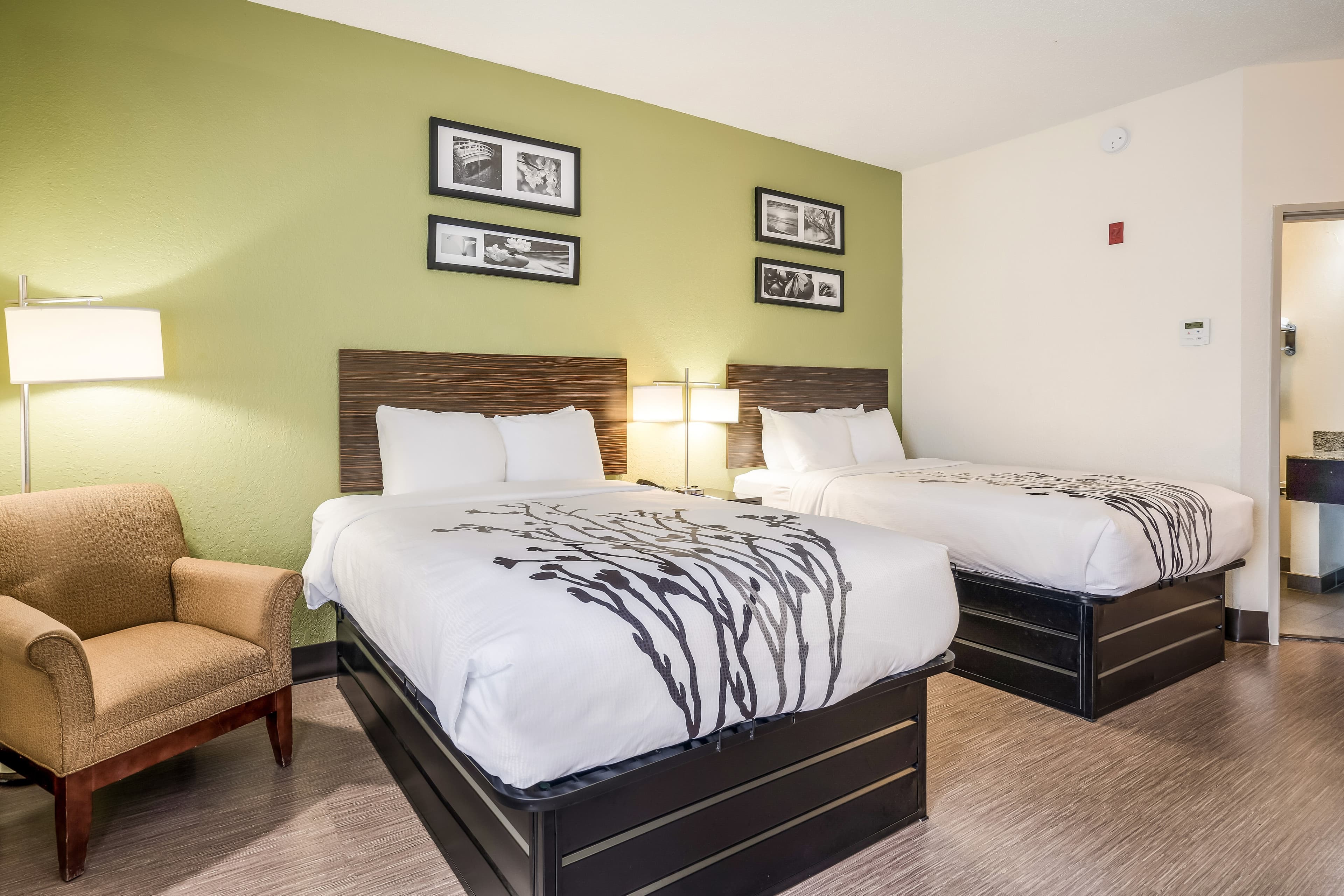 Sleep Inn & Suites Jacksonville near Camp Lejeune — 10