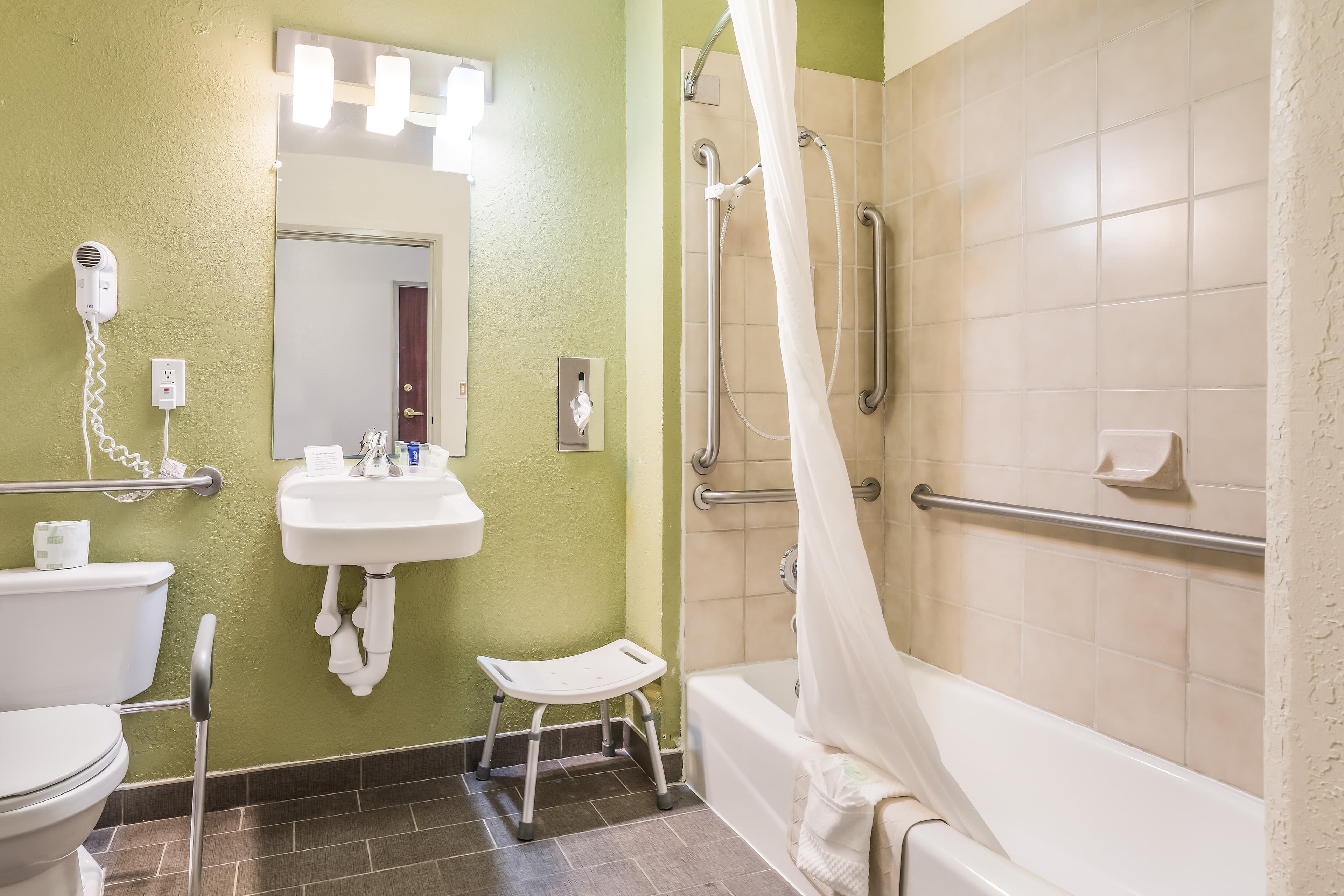 Sleep Inn & Suites Jacksonville near Camp Lejeune — 15